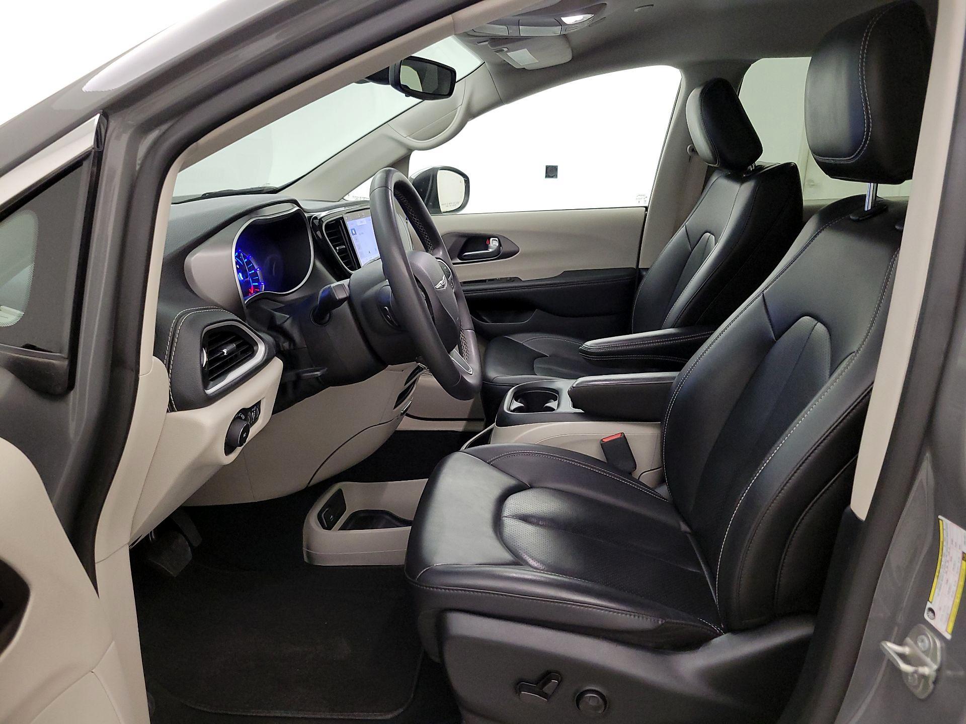 Thumbnail: 2023 Chrysler Pacifica - 11