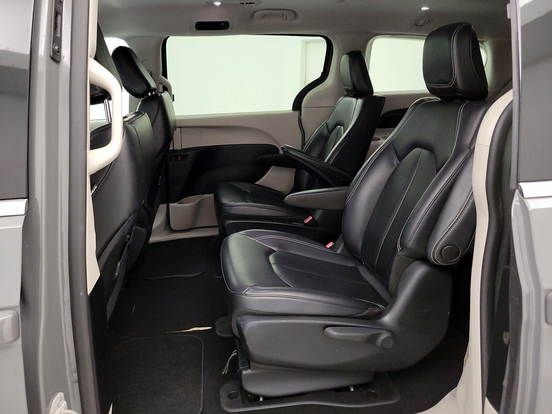 Thumbnail: 2023 Chrysler Pacifica - 19