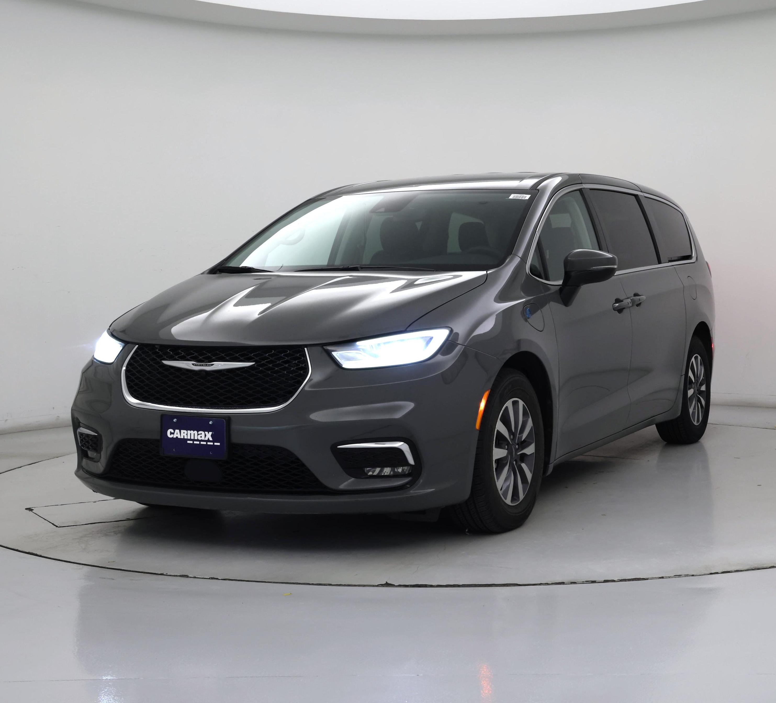 Thumbnail: 2023 Chrysler Pacifica - 4