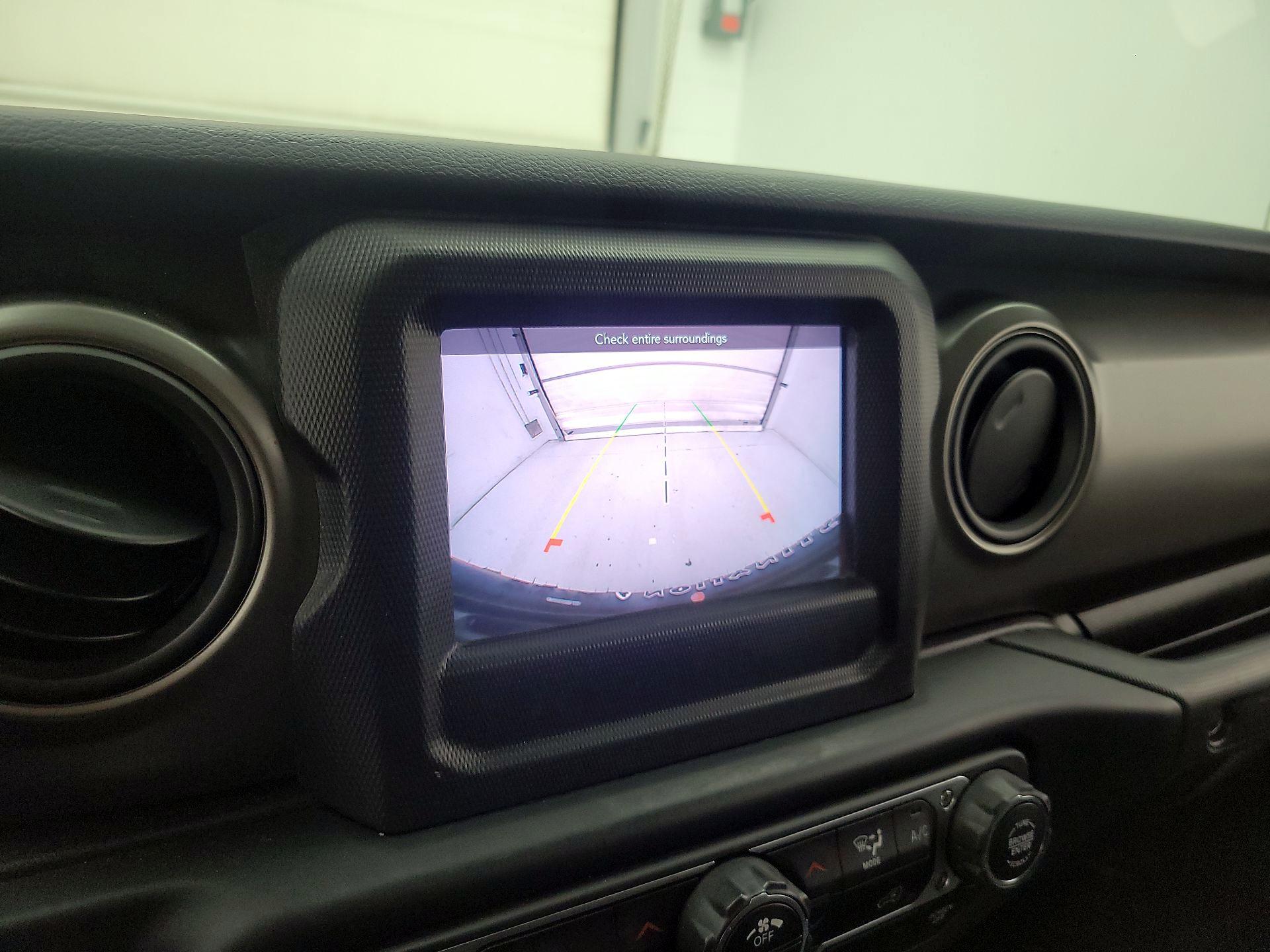 Thumbnail: 2021 Jeep Wrangler - 14