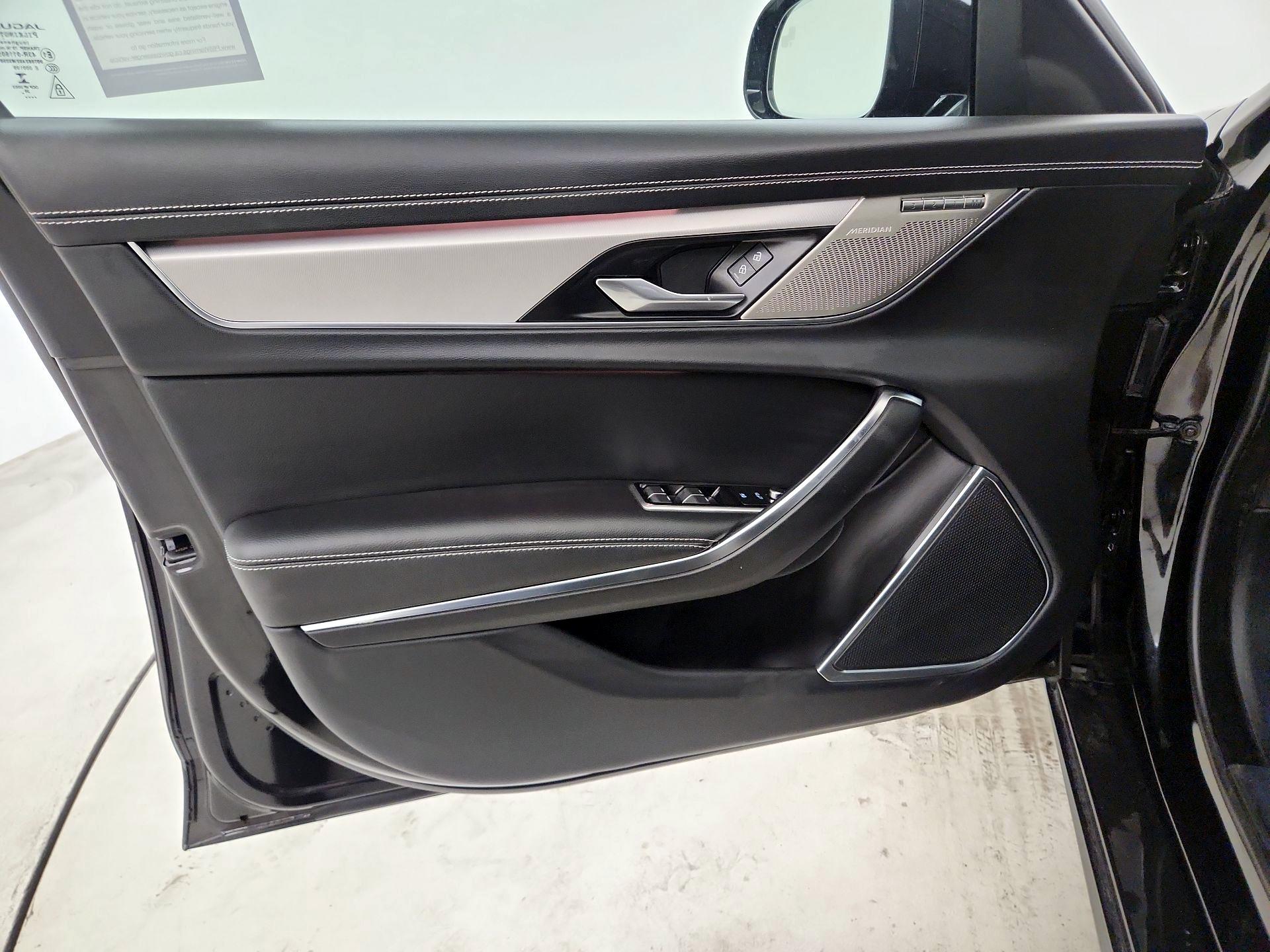 Thumbnail: 2023 Jaguar XF - 10