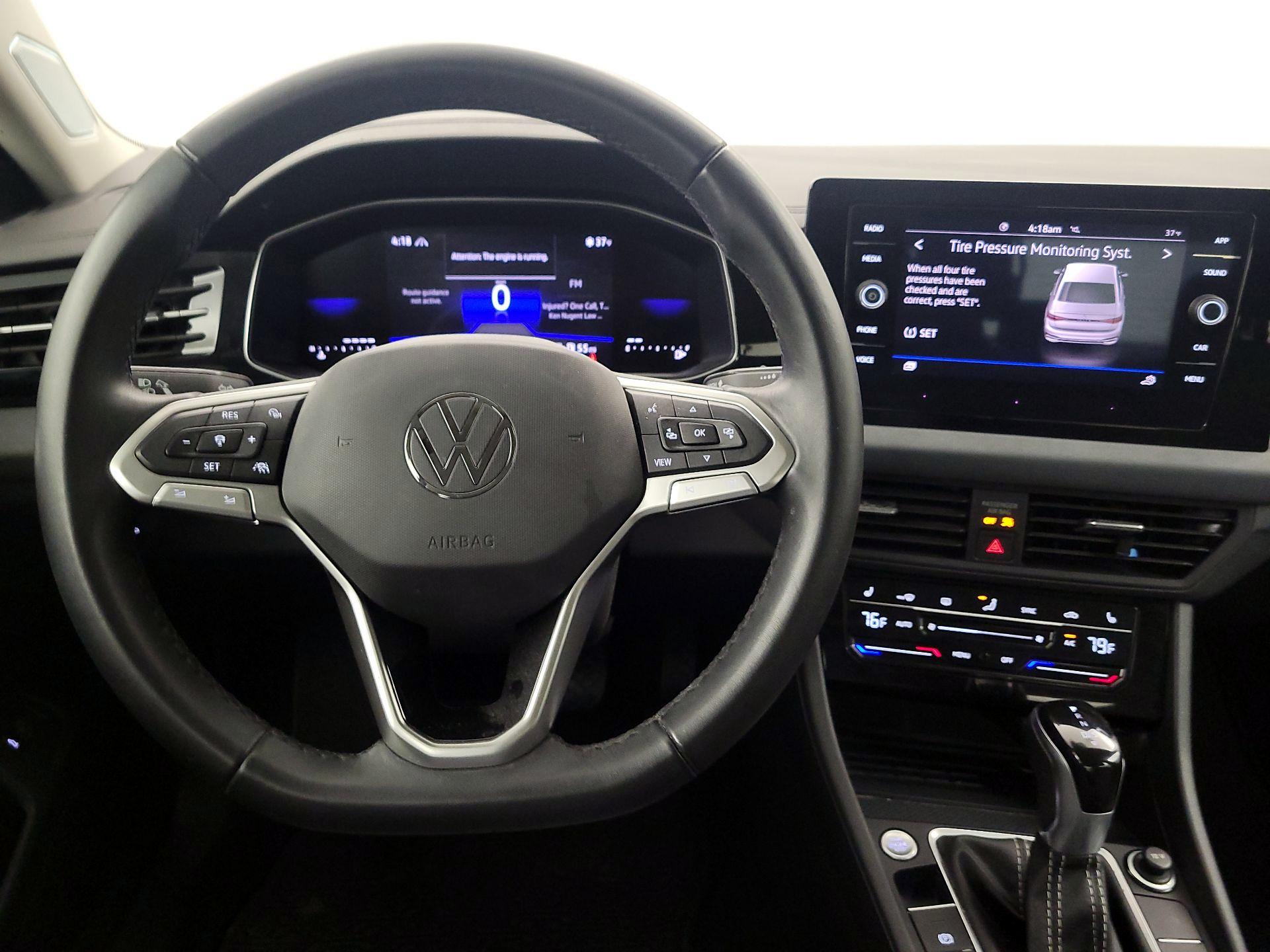 Thumbnail: 2025 Volkswagen Jetta - 10