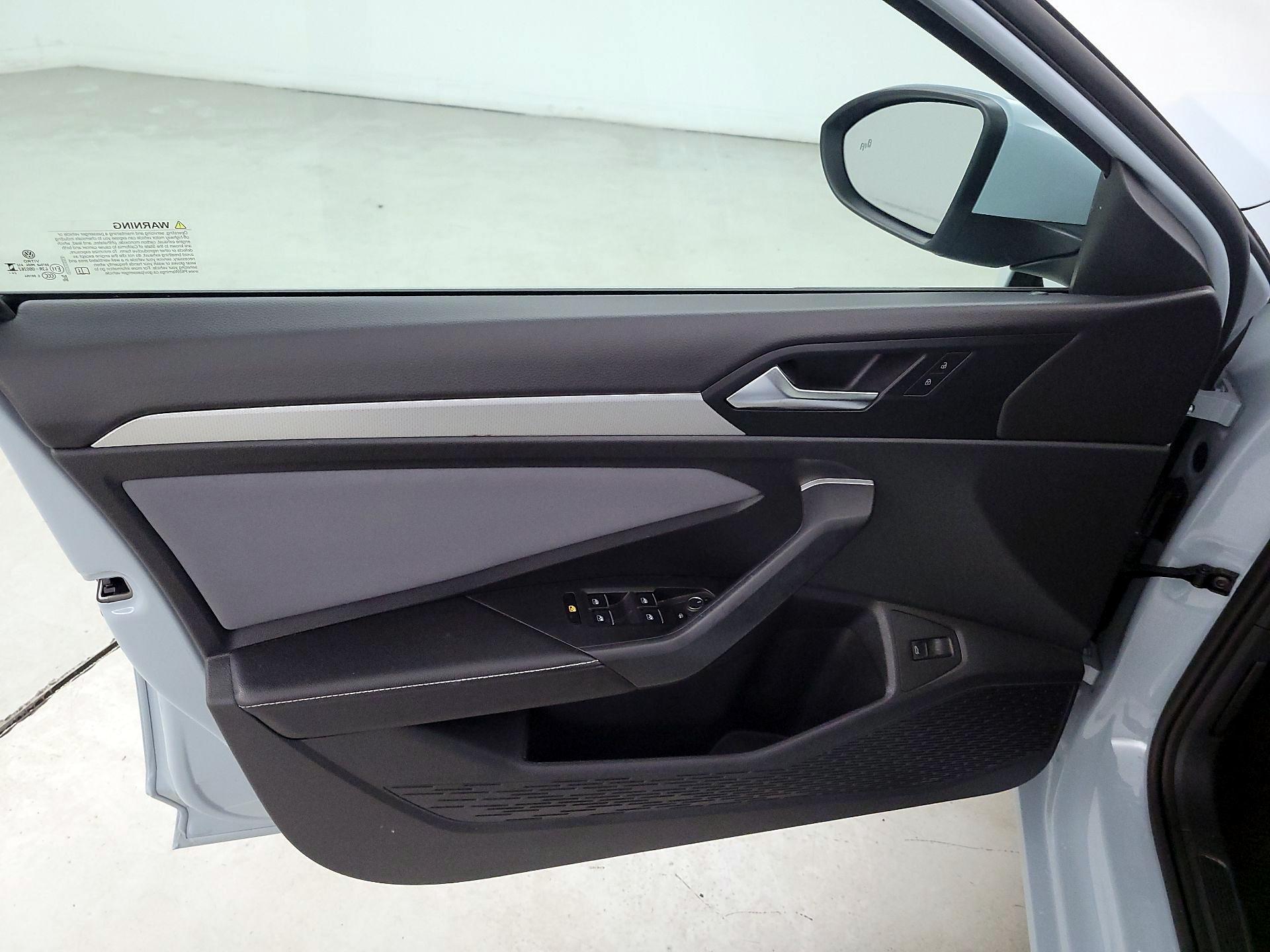 Thumbnail: 2025 Volkswagen Jetta - 12