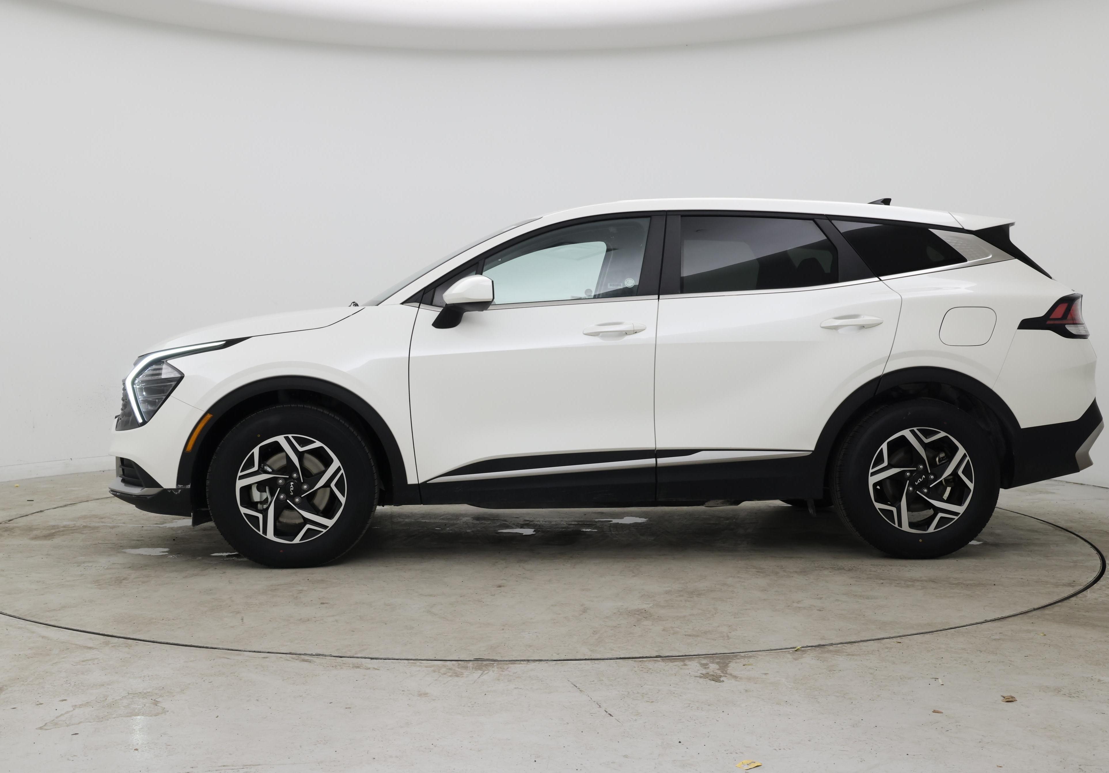 Thumbnail: 2024 Kia Sportage - 3