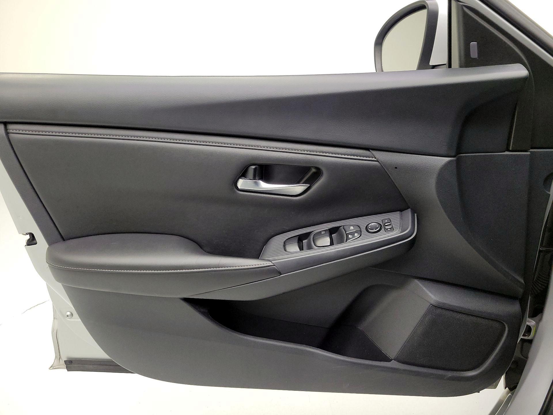 Thumbnail: 2023 Nissan Sentra - 10