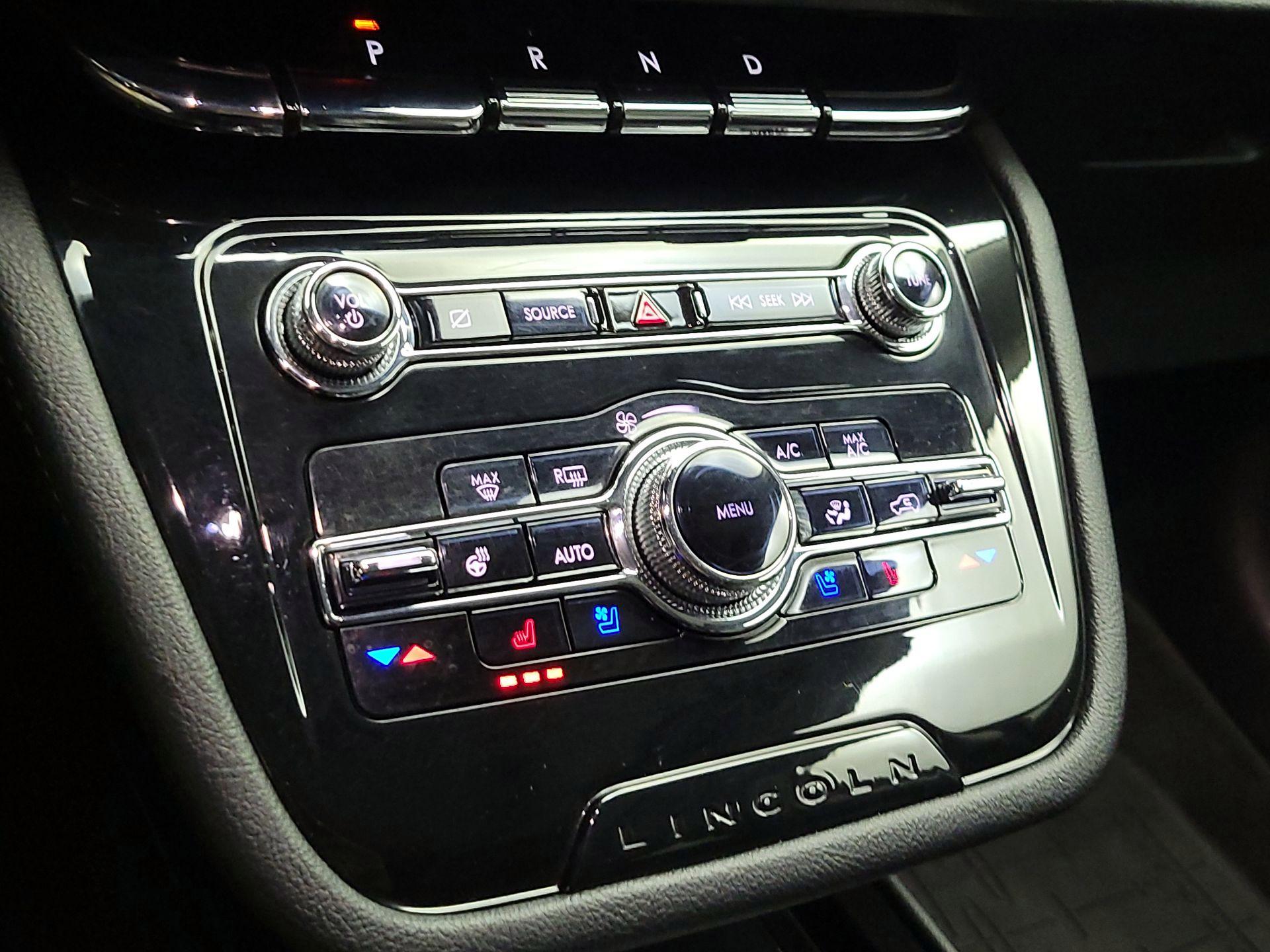 Thumbnail: 2022 Lincoln Corsair - 17