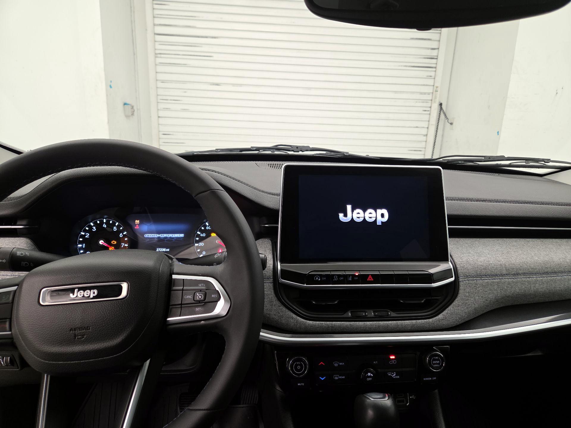 Thumbnail: 2022 Jeep Compass - 9