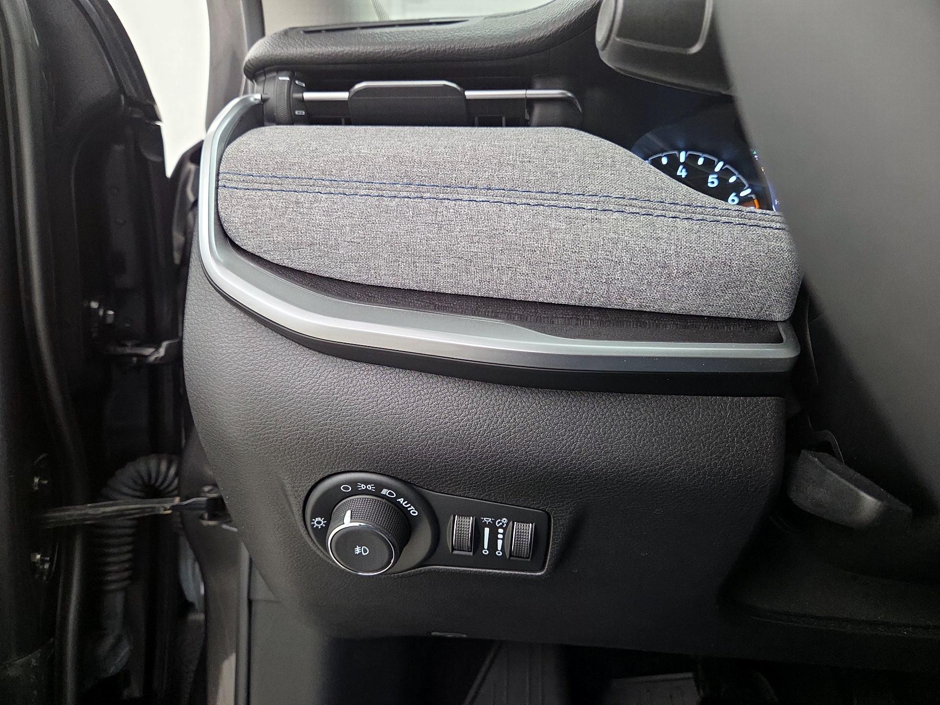 Thumbnail: 2022 Jeep Compass - 13