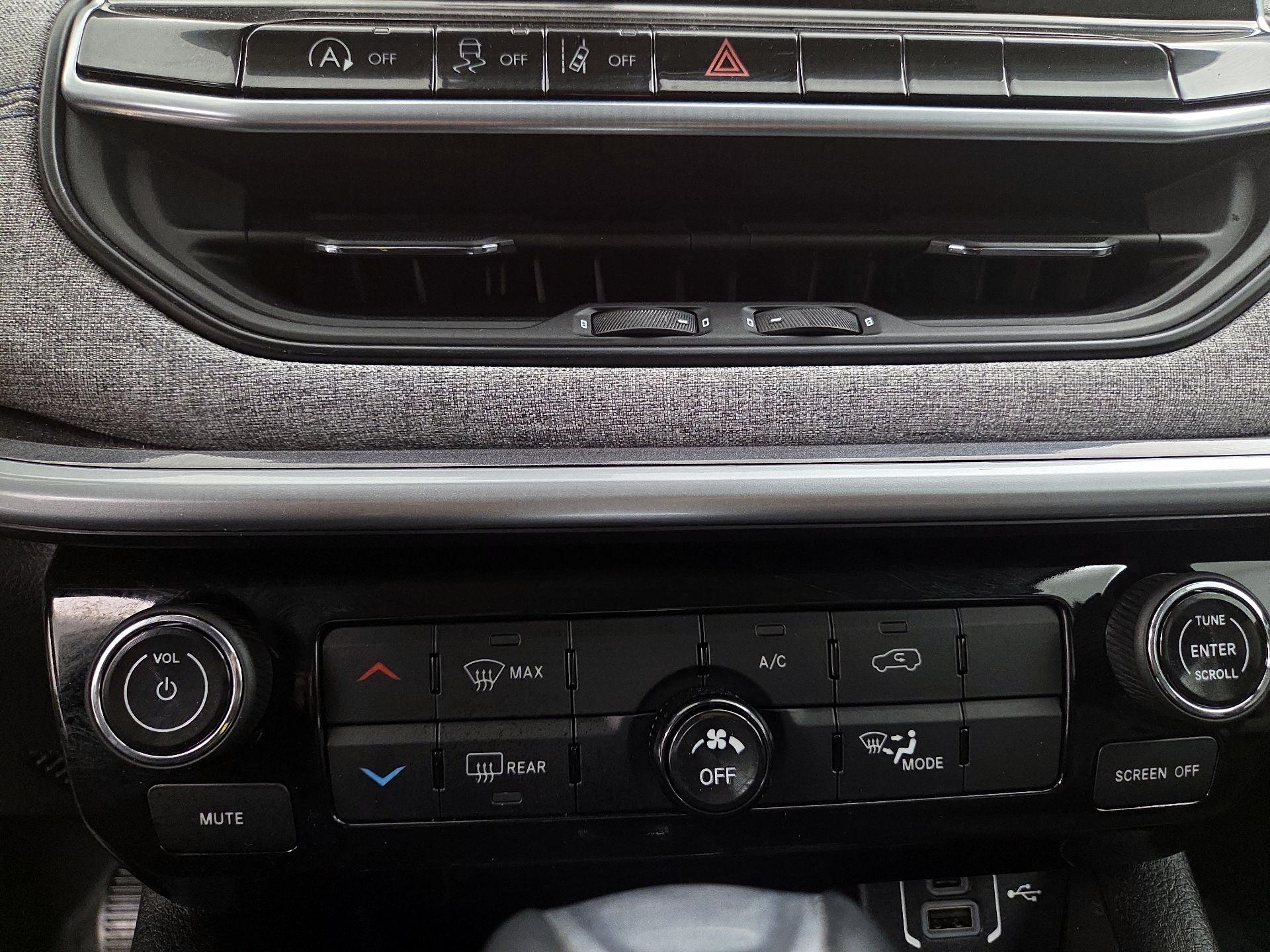 Thumbnail: 2022 Jeep Compass - 16