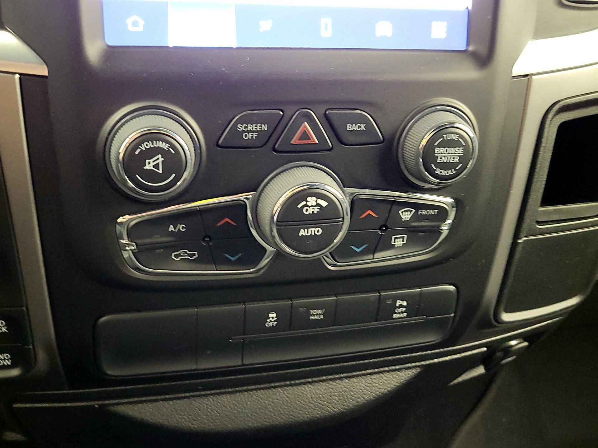 Thumbnail: 2022 RAM 1500 Classic - 16