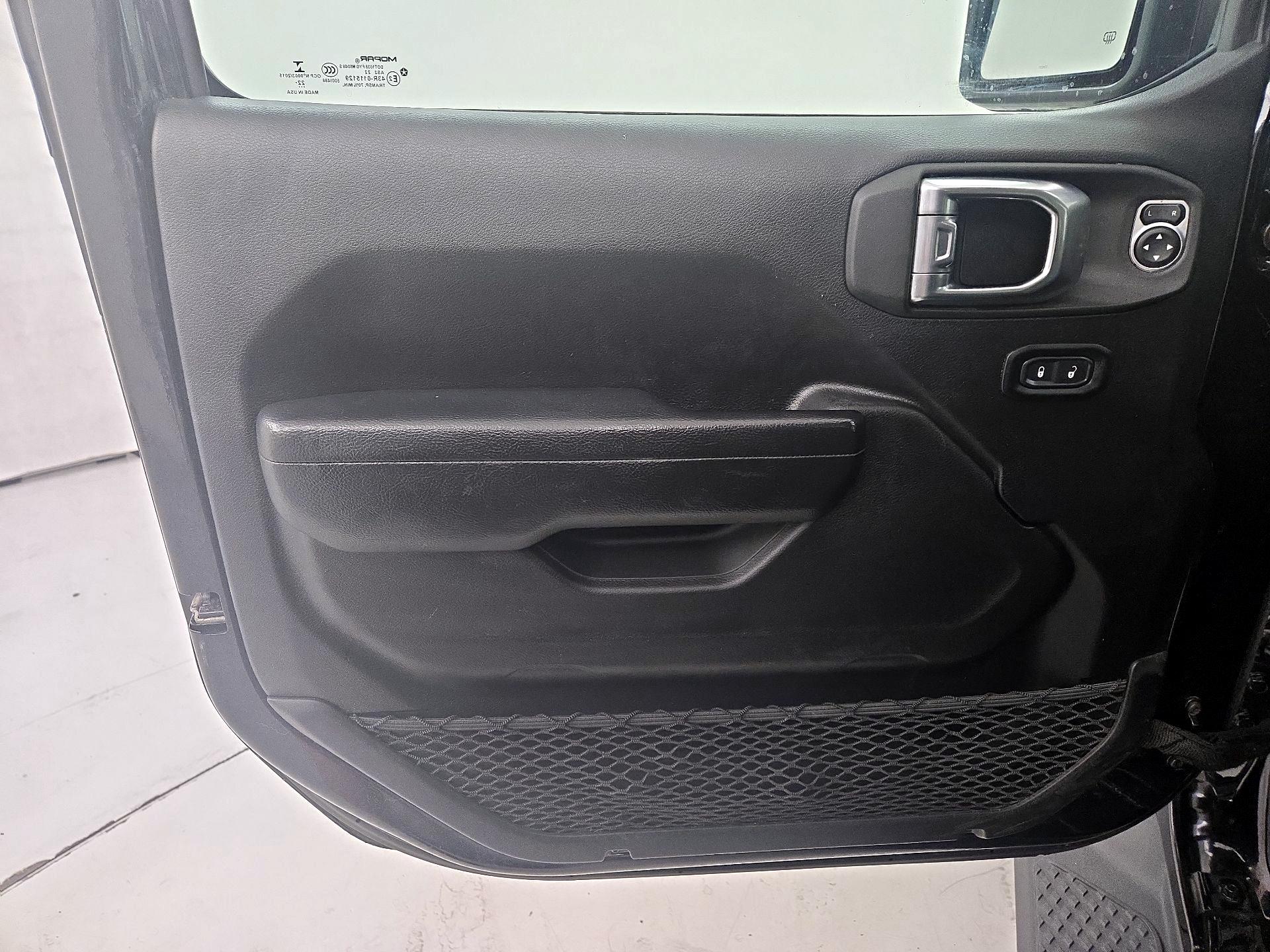 Thumbnail: 2023 Jeep Gladiator - 12