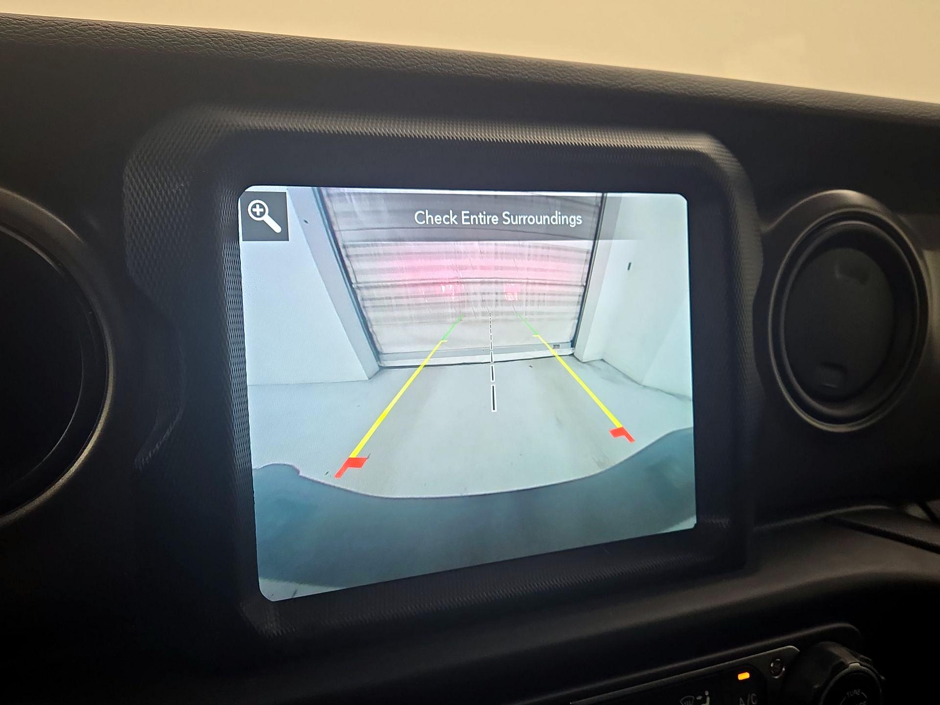 Thumbnail: 2023 Jeep Gladiator - 15