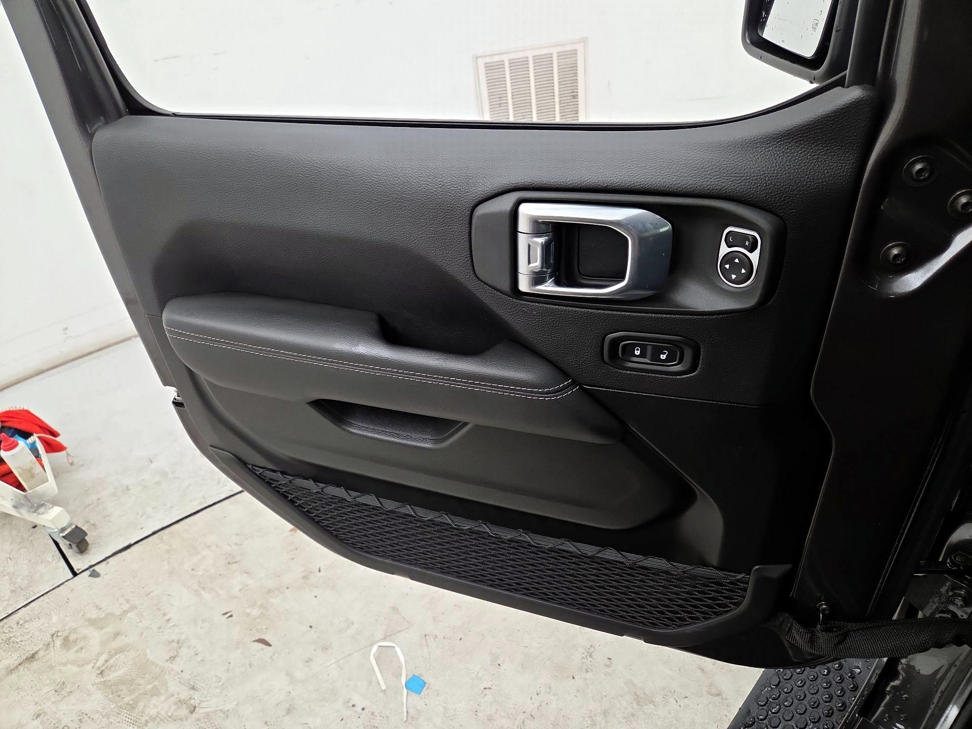 Thumbnail: 2022 Jeep Wrangler - 12