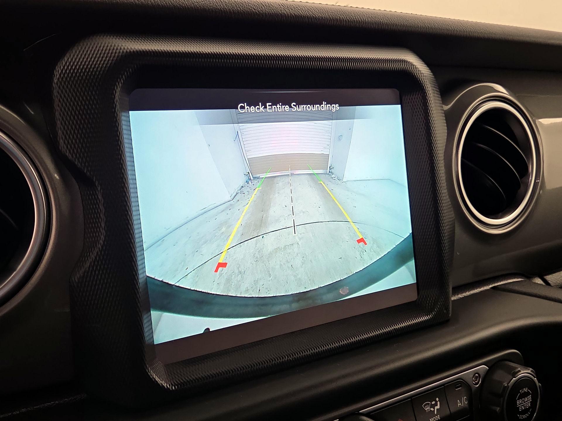 Thumbnail: 2022 Jeep Wrangler - 15