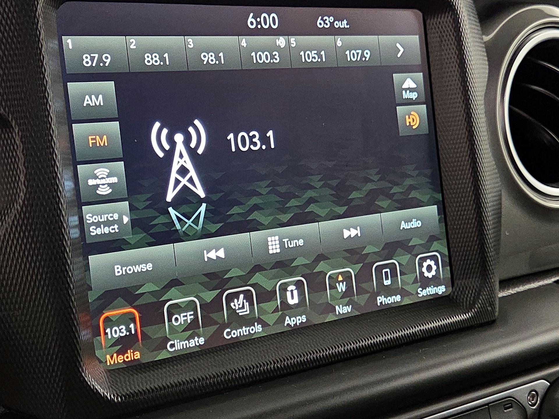 Thumbnail: 2022 Jeep Wrangler - 16