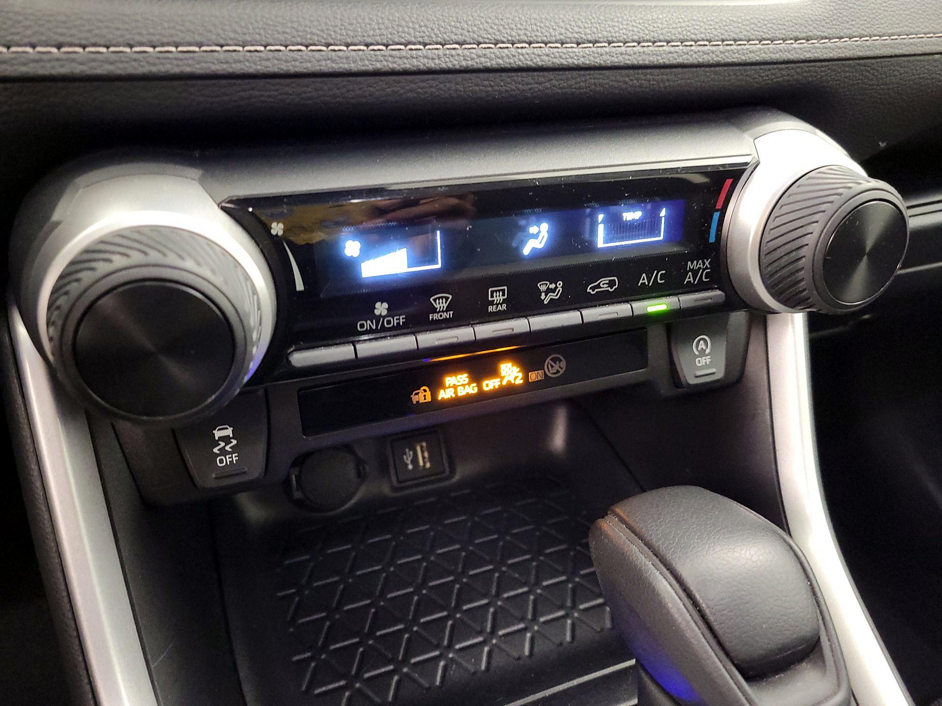 Thumbnail: 2025 Toyota RAV4 - 15