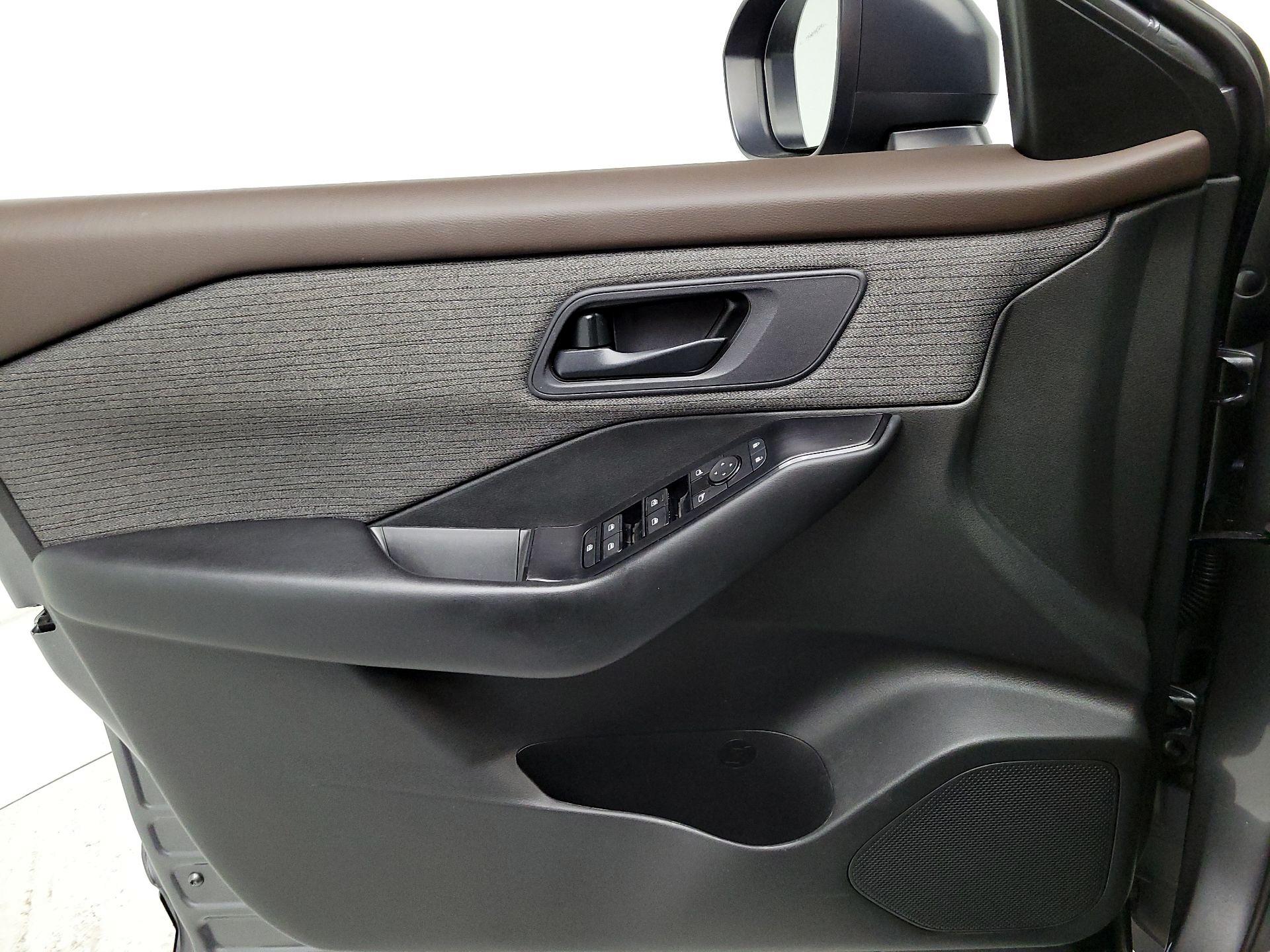 Thumbnail: 2023 Nissan Rogue - 12