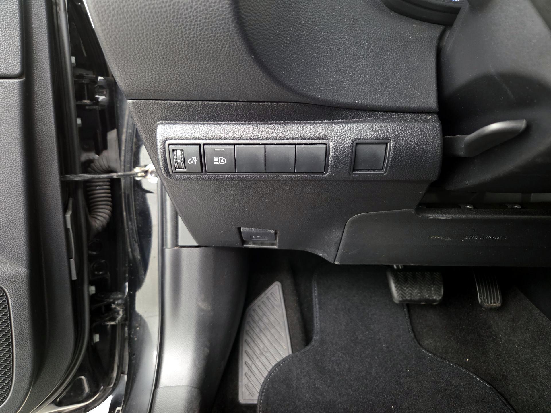 Thumbnail: 2023 Toyota Corolla - 13