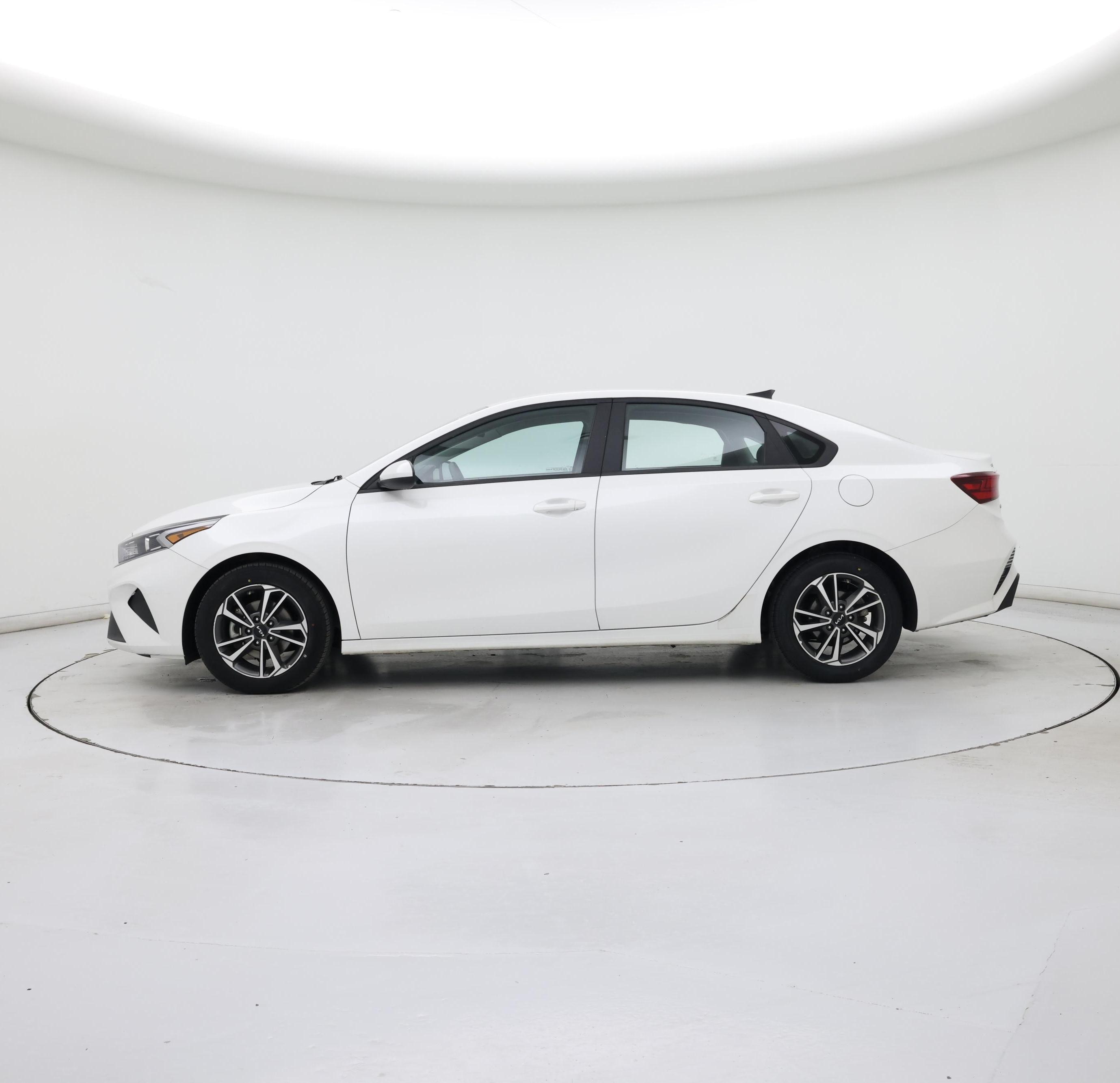 Thumbnail: 2023 Kia Forte - 3