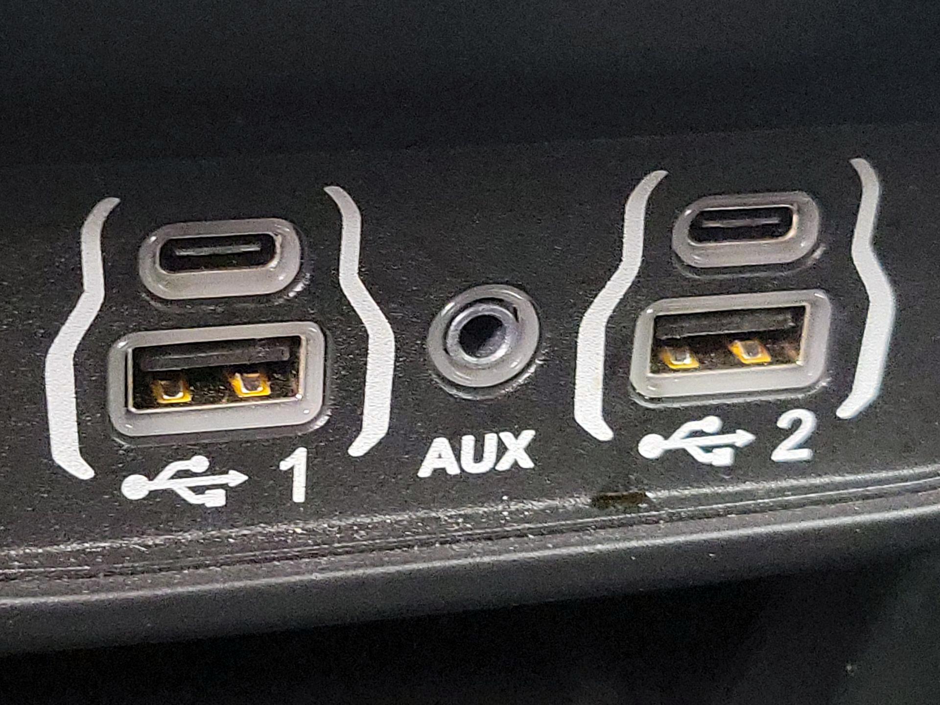 Thumbnail: 2023 Chrysler Pacifica - 18