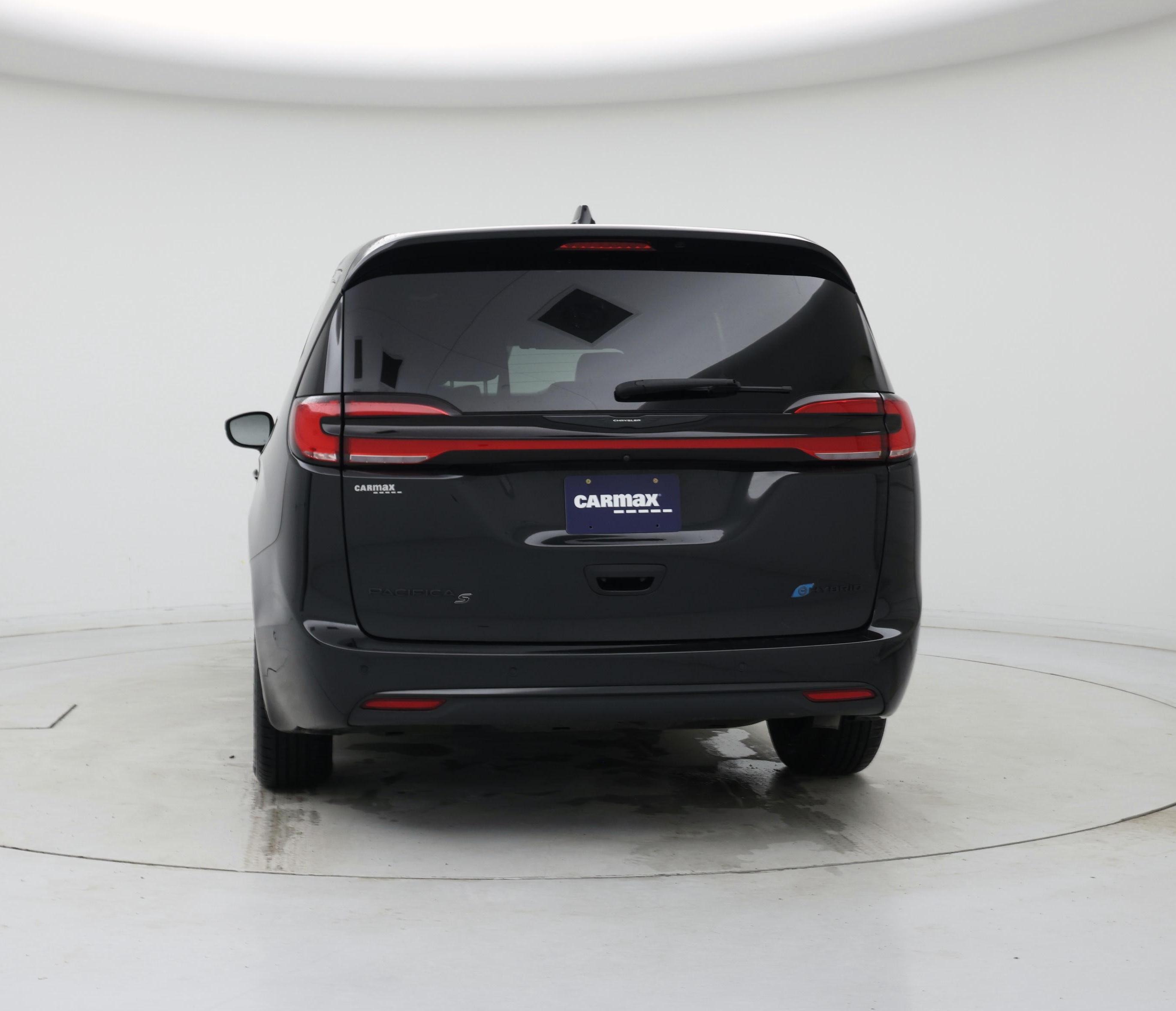 Thumbnail: 2023 Chrysler Pacifica - 6