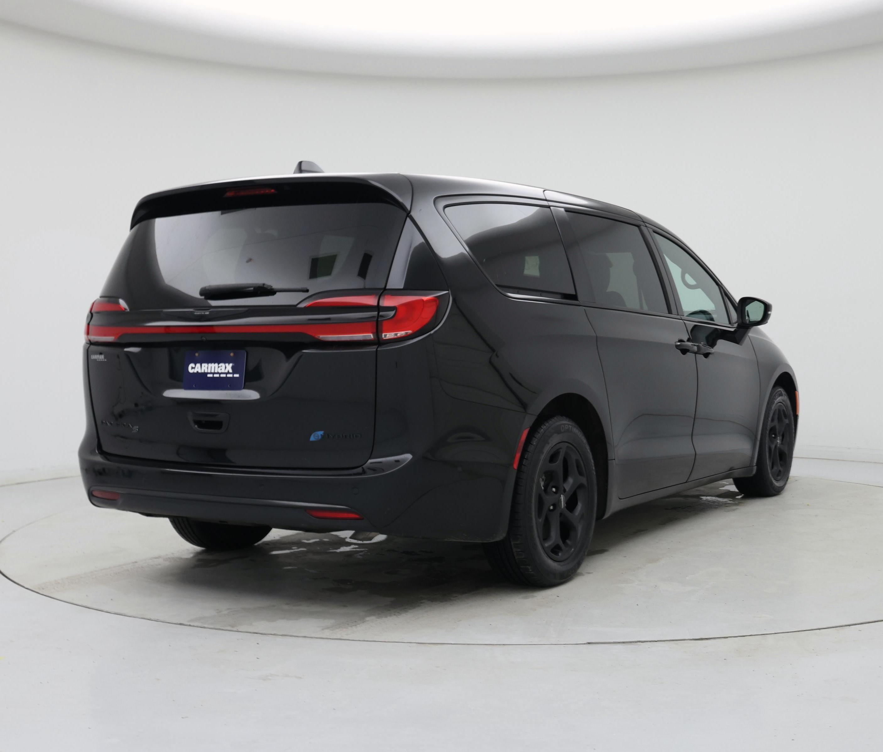 Thumbnail: 2023 Chrysler Pacifica - 8