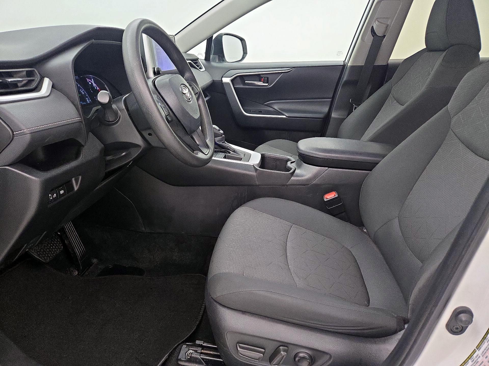 Thumbnail: 2024 Toyota RAV4 - 11