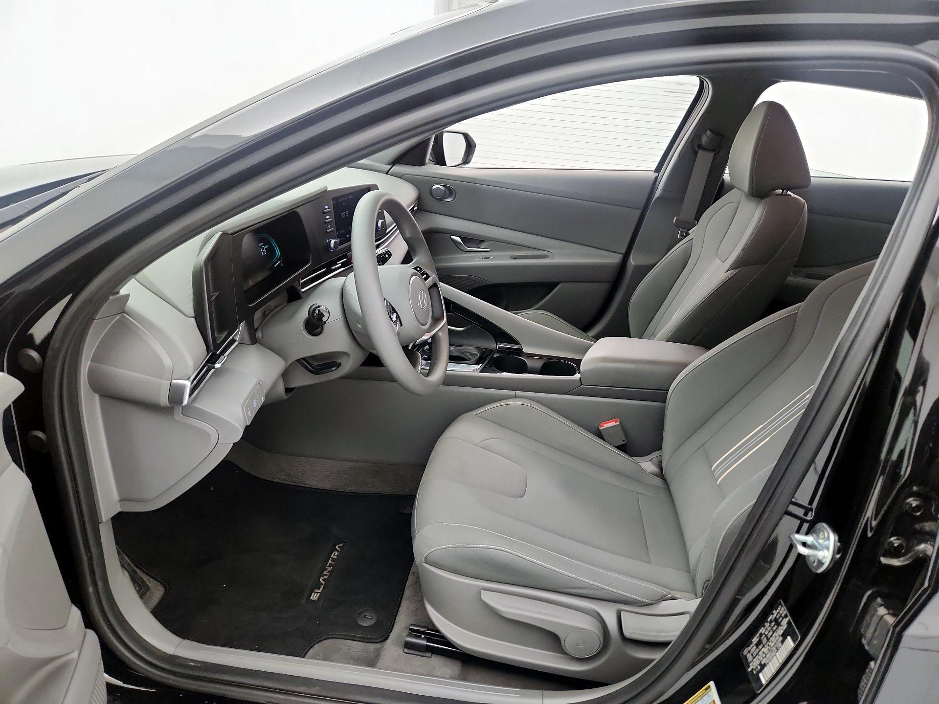 Thumbnail: 2025 Hyundai Elantra - 11