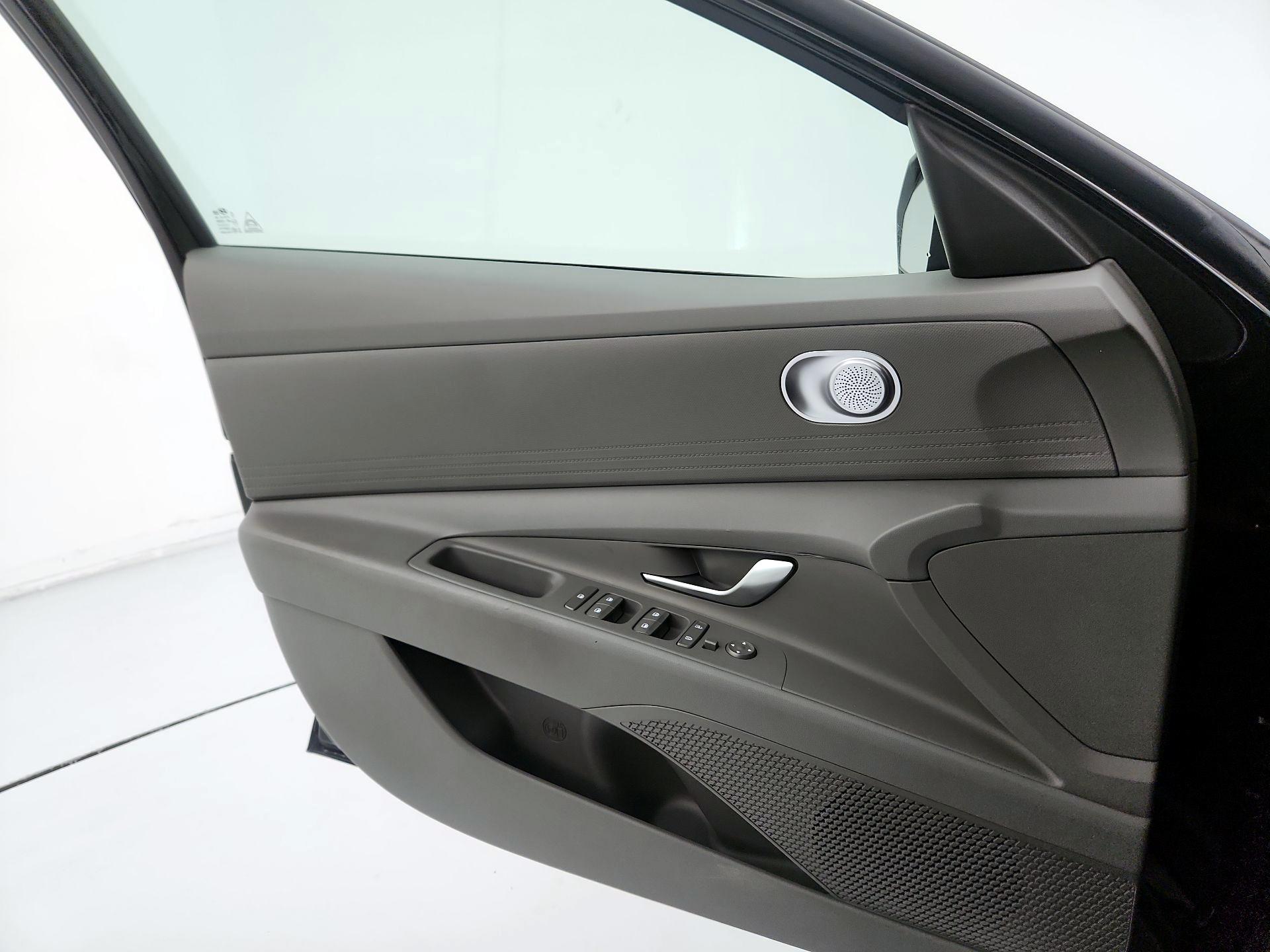 Thumbnail: 2025 Hyundai Elantra - 12