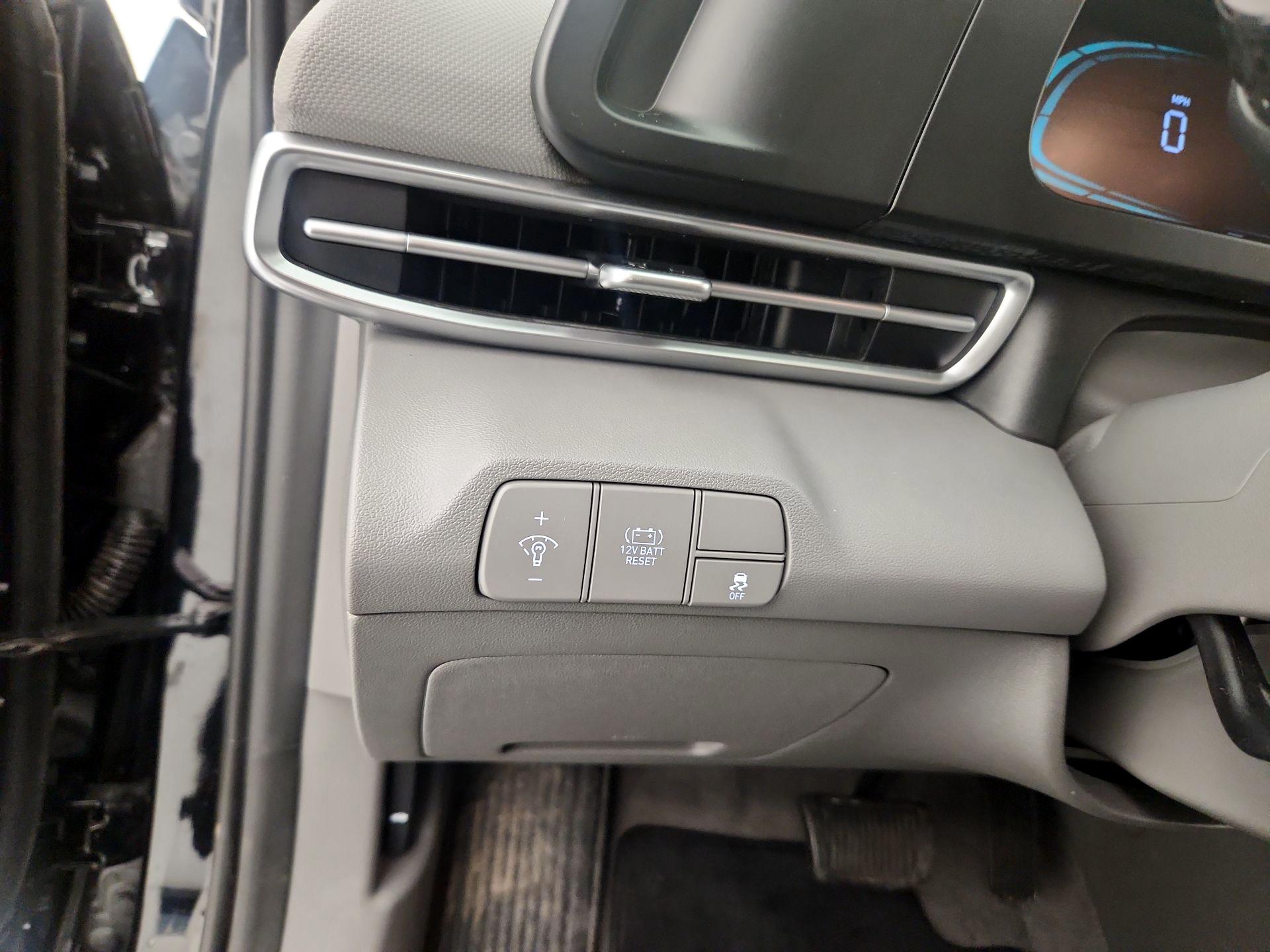 Thumbnail: 2025 Hyundai Elantra - 13