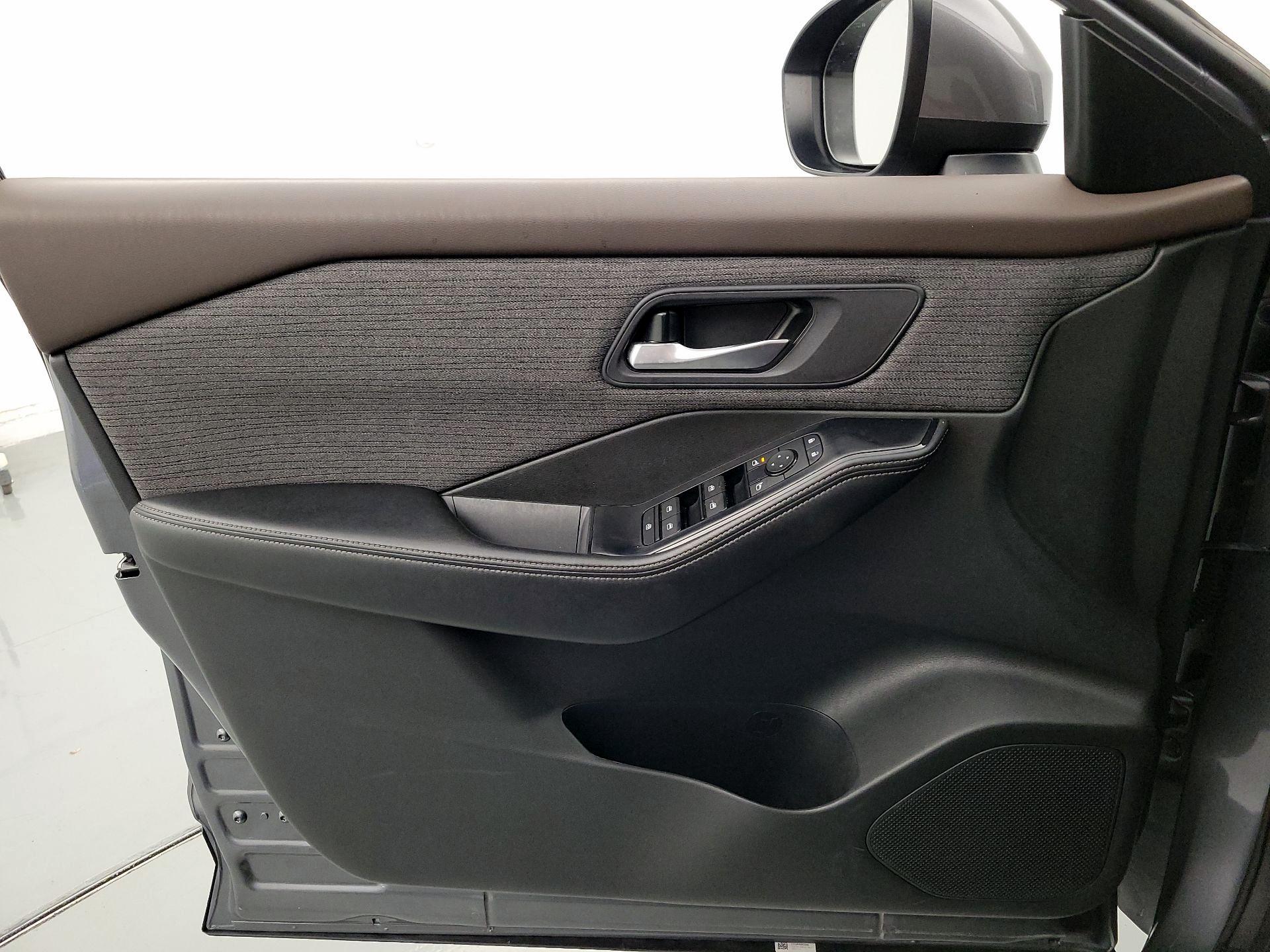 Thumbnail: 2023 Nissan Rogue - 12