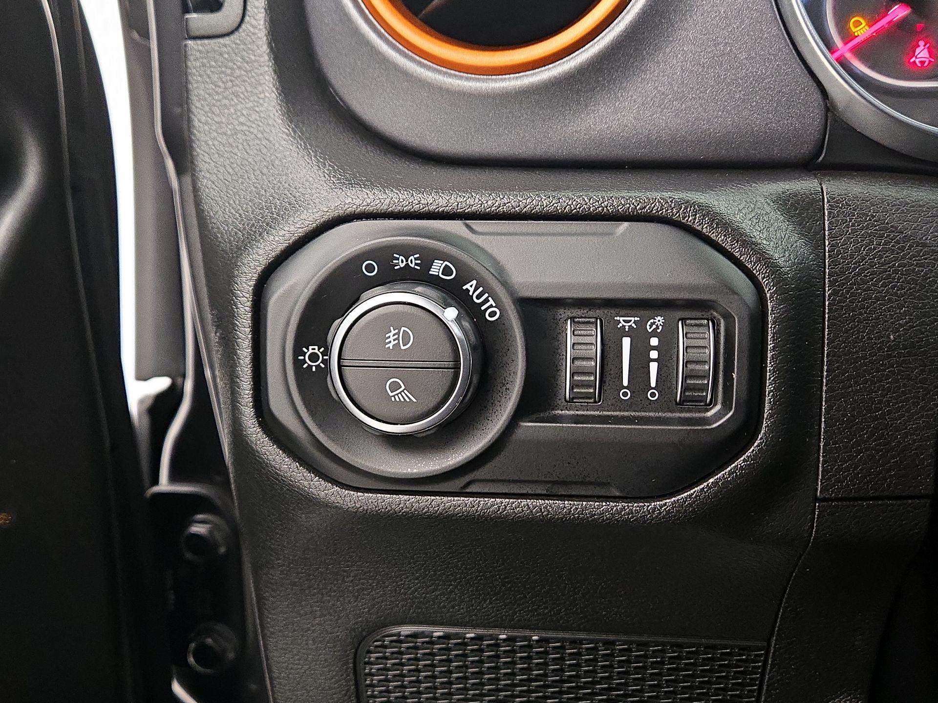 Thumbnail: 2022 Jeep Gladiator - 13