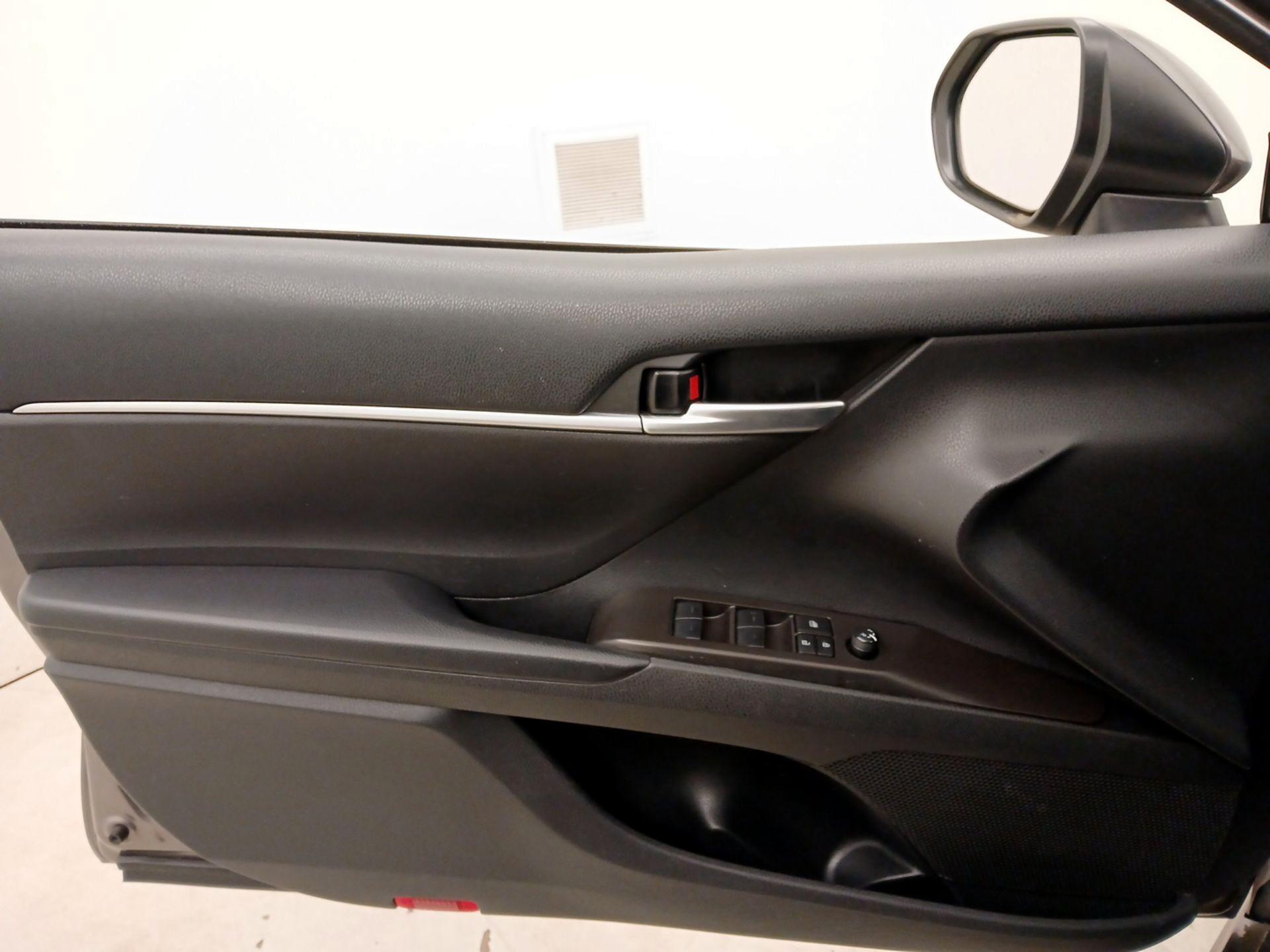 Thumbnail: 2023 Toyota Camry - 12