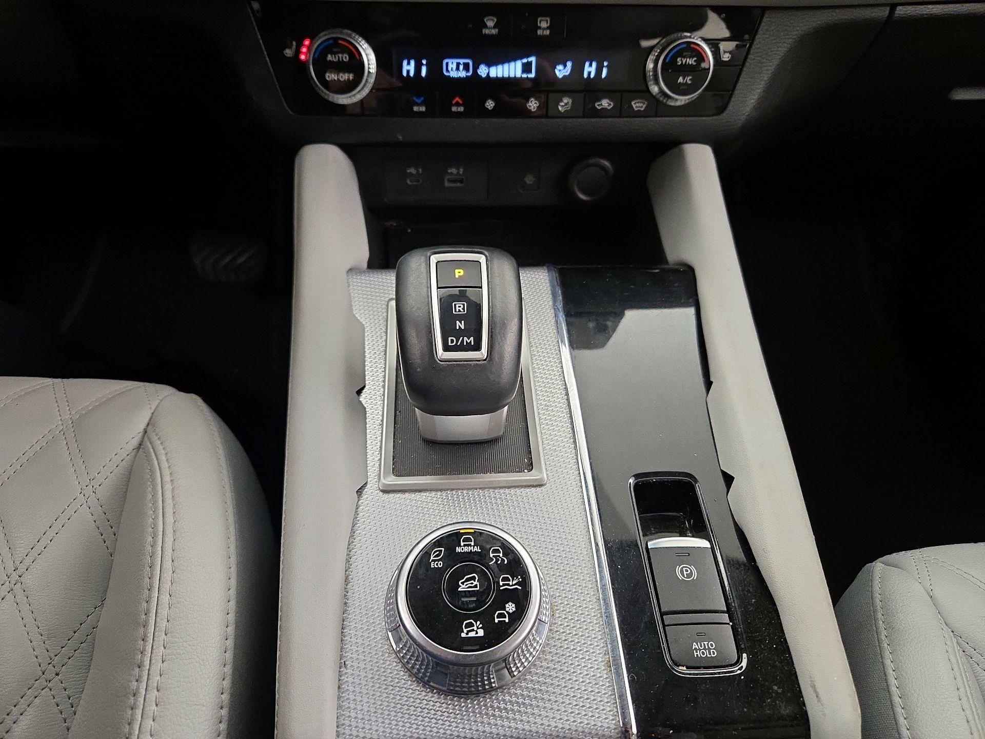 Thumbnail: 2022 Mitsubishi Outlander - 17