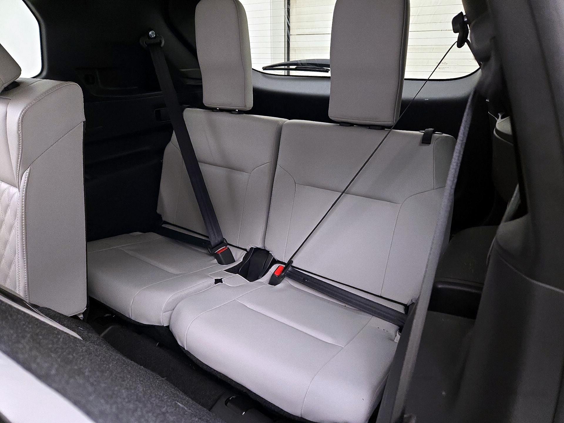 Thumbnail: 2022 Mitsubishi Outlander - 19