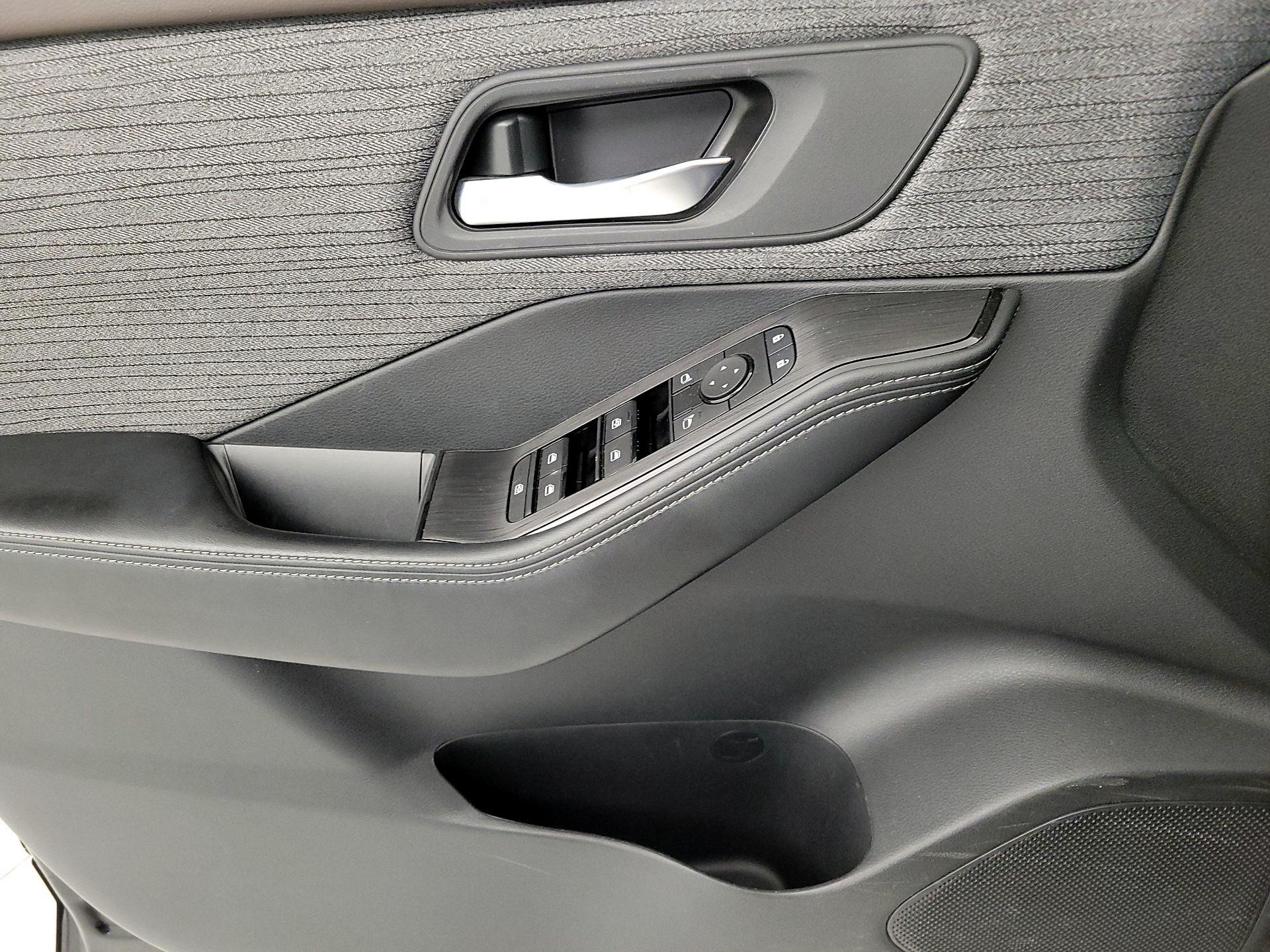 Thumbnail: 2023 Nissan Rogue - 12