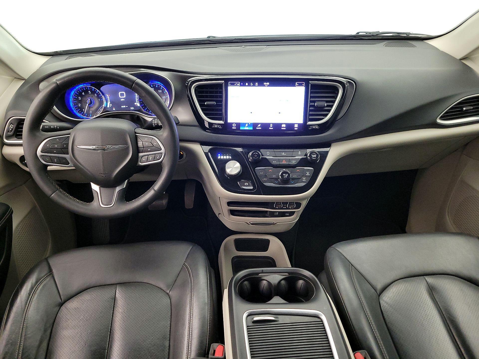 Thumbnail: 2022 Chrysler Pacifica - 9