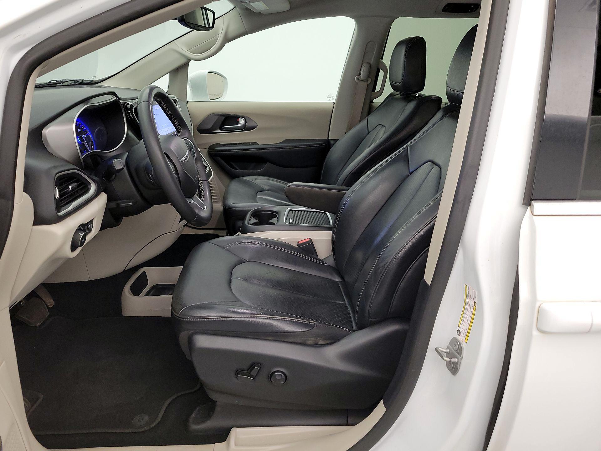 Thumbnail: 2022 Chrysler Pacifica - 11