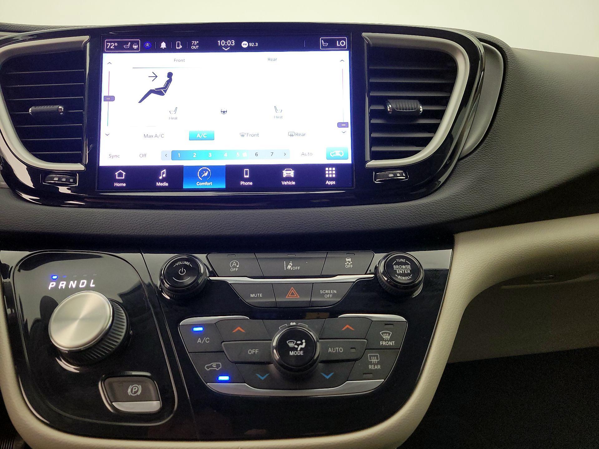 Thumbnail: 2022 Chrysler Pacifica - 16