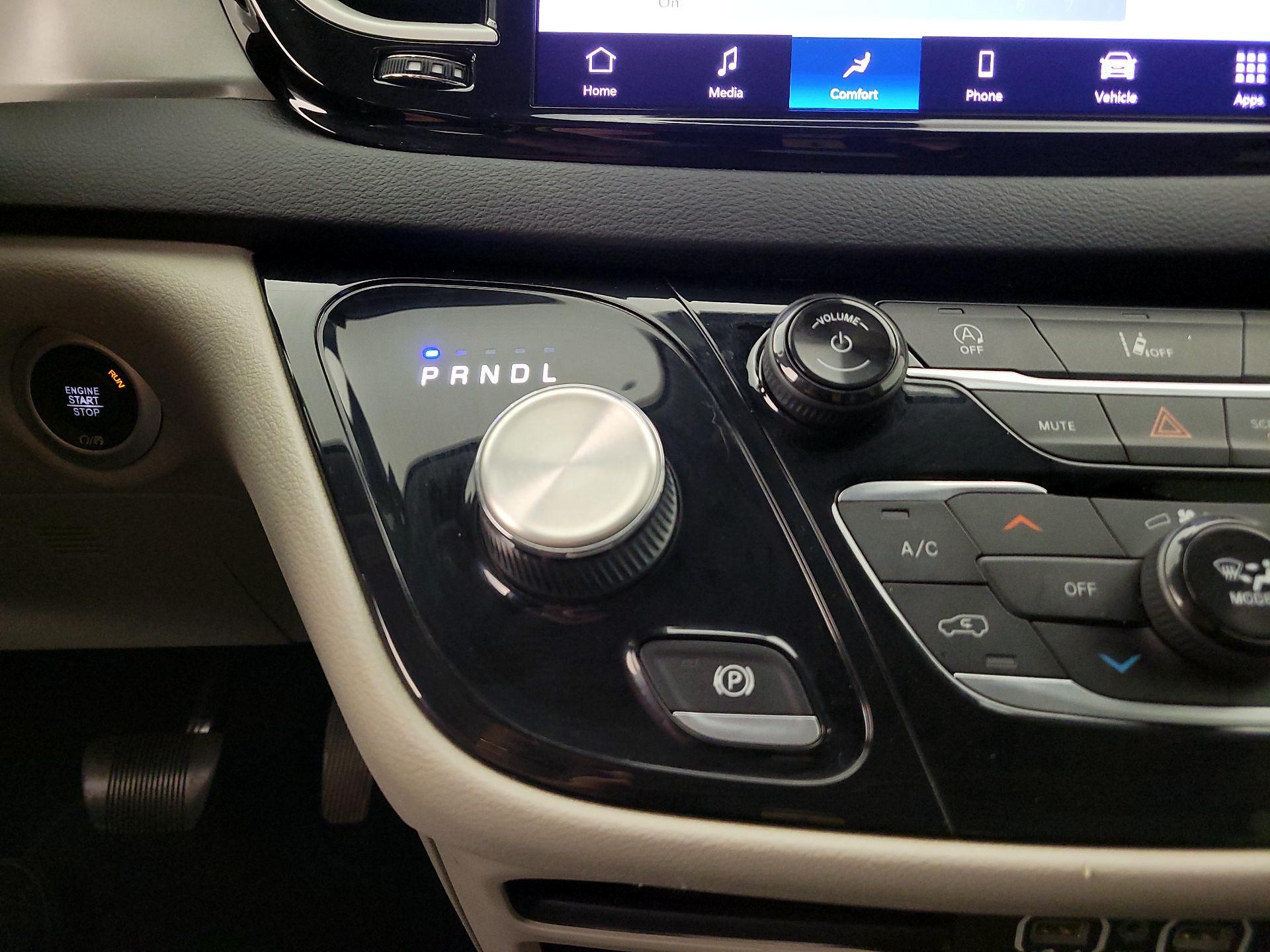 Thumbnail: 2022 Chrysler Pacifica - 17