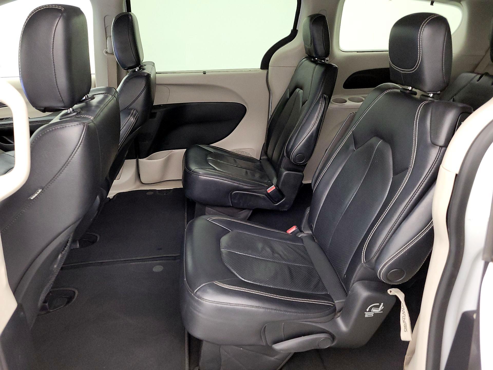 Thumbnail: 2022 Chrysler Pacifica - 19