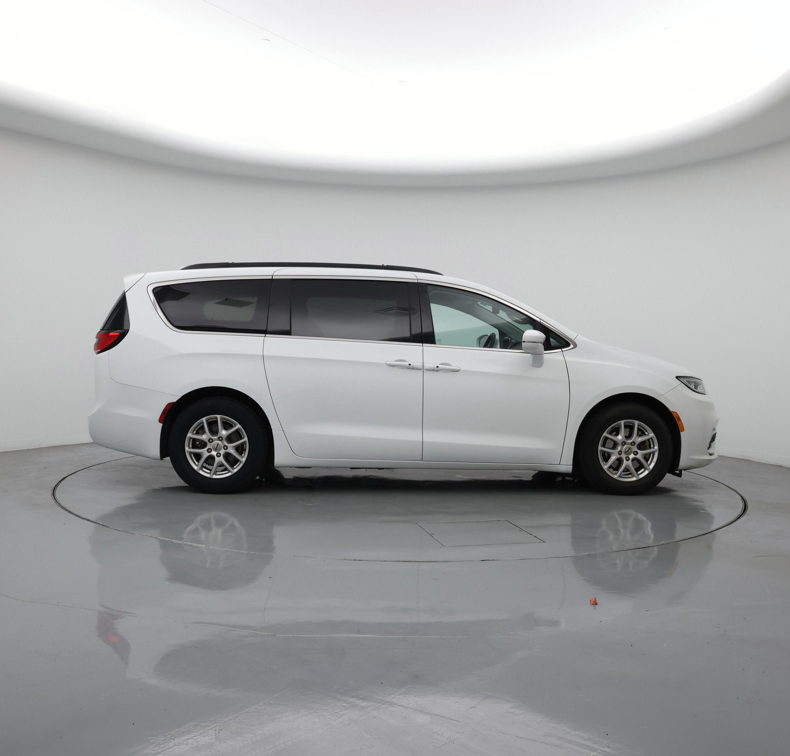 Thumbnail: 2022 Chrysler Pacifica - 7