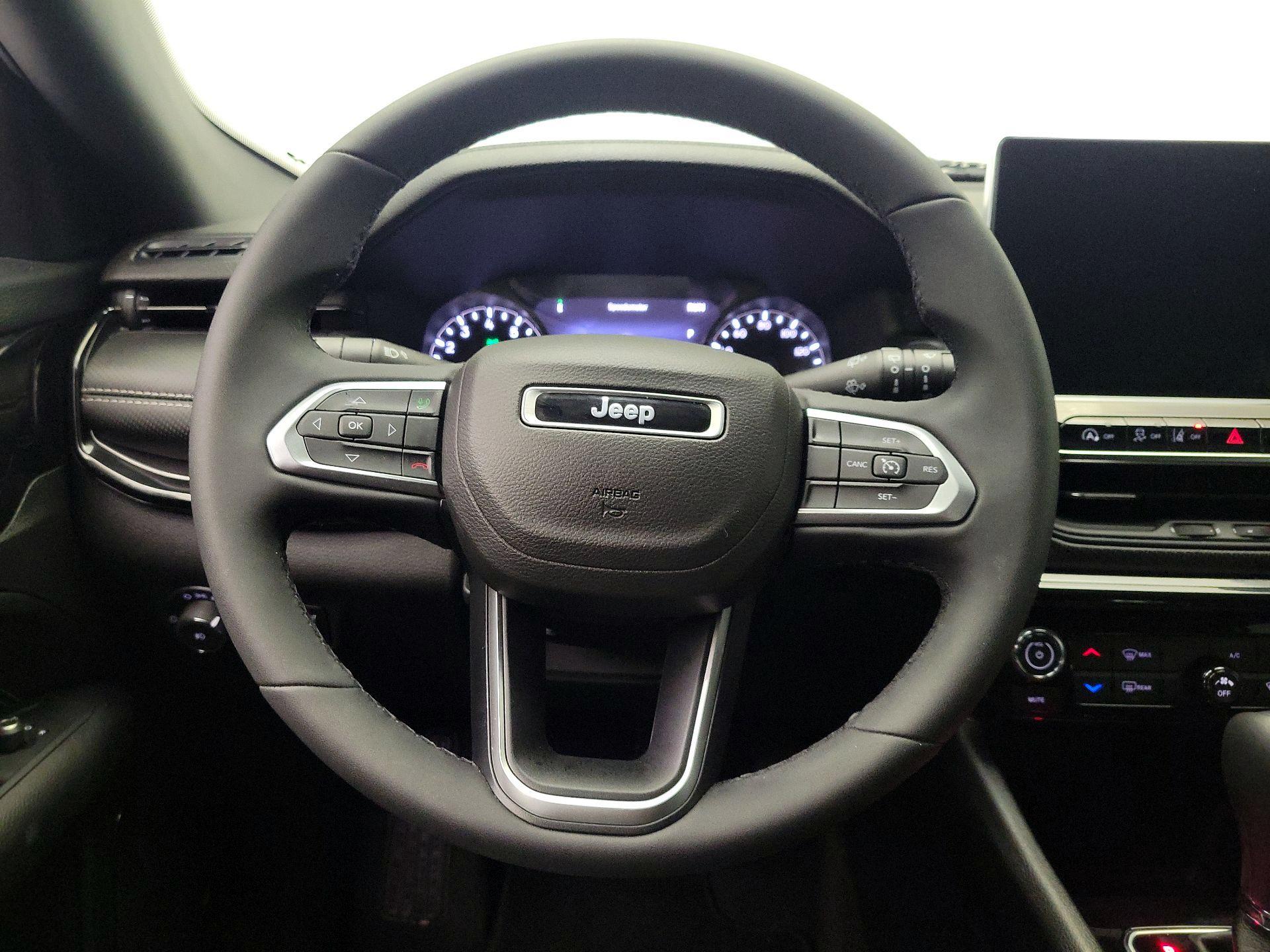 Thumbnail: 2022 Jeep Compass - 10