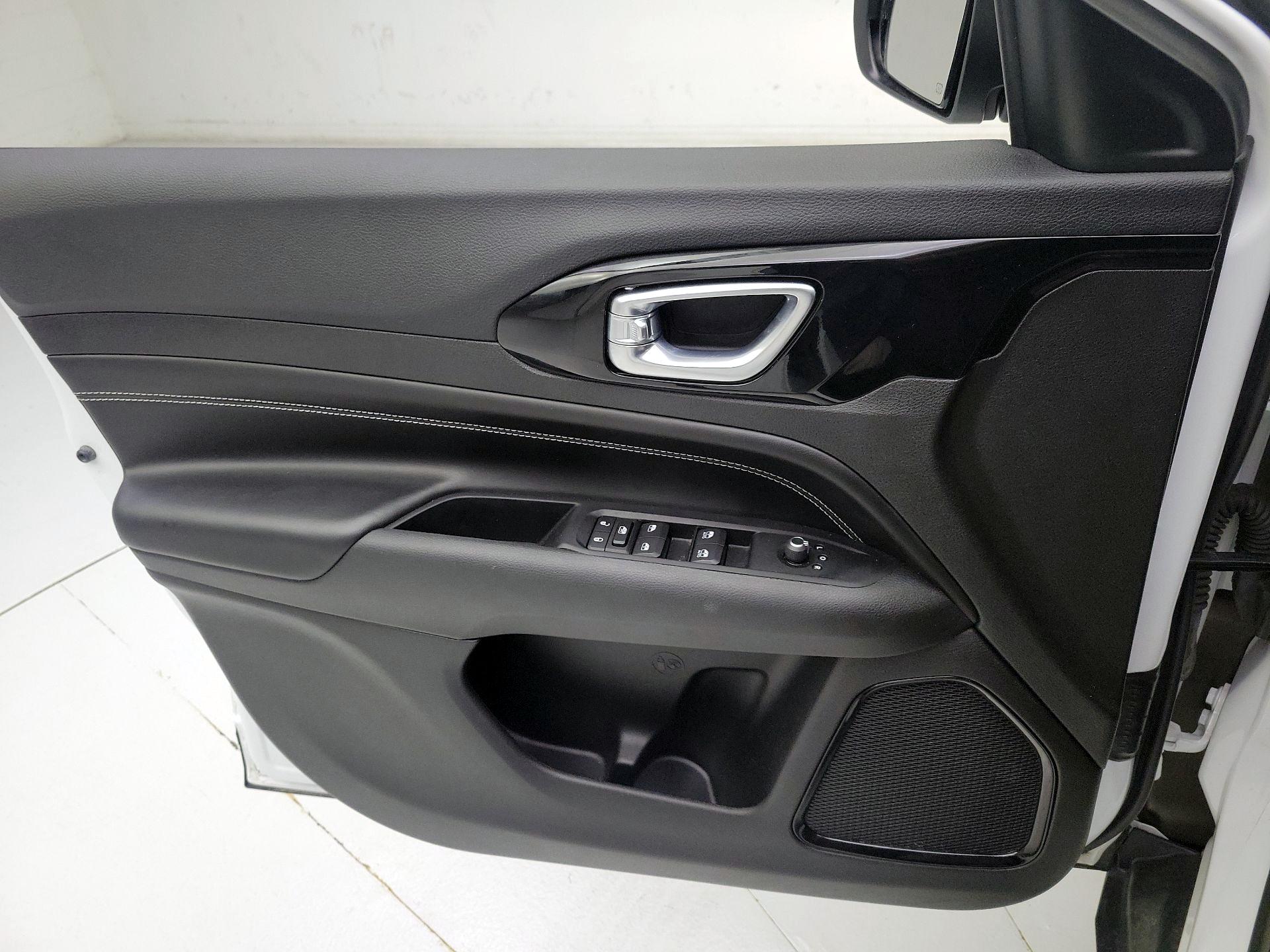 Thumbnail: 2022 Jeep Compass - 12