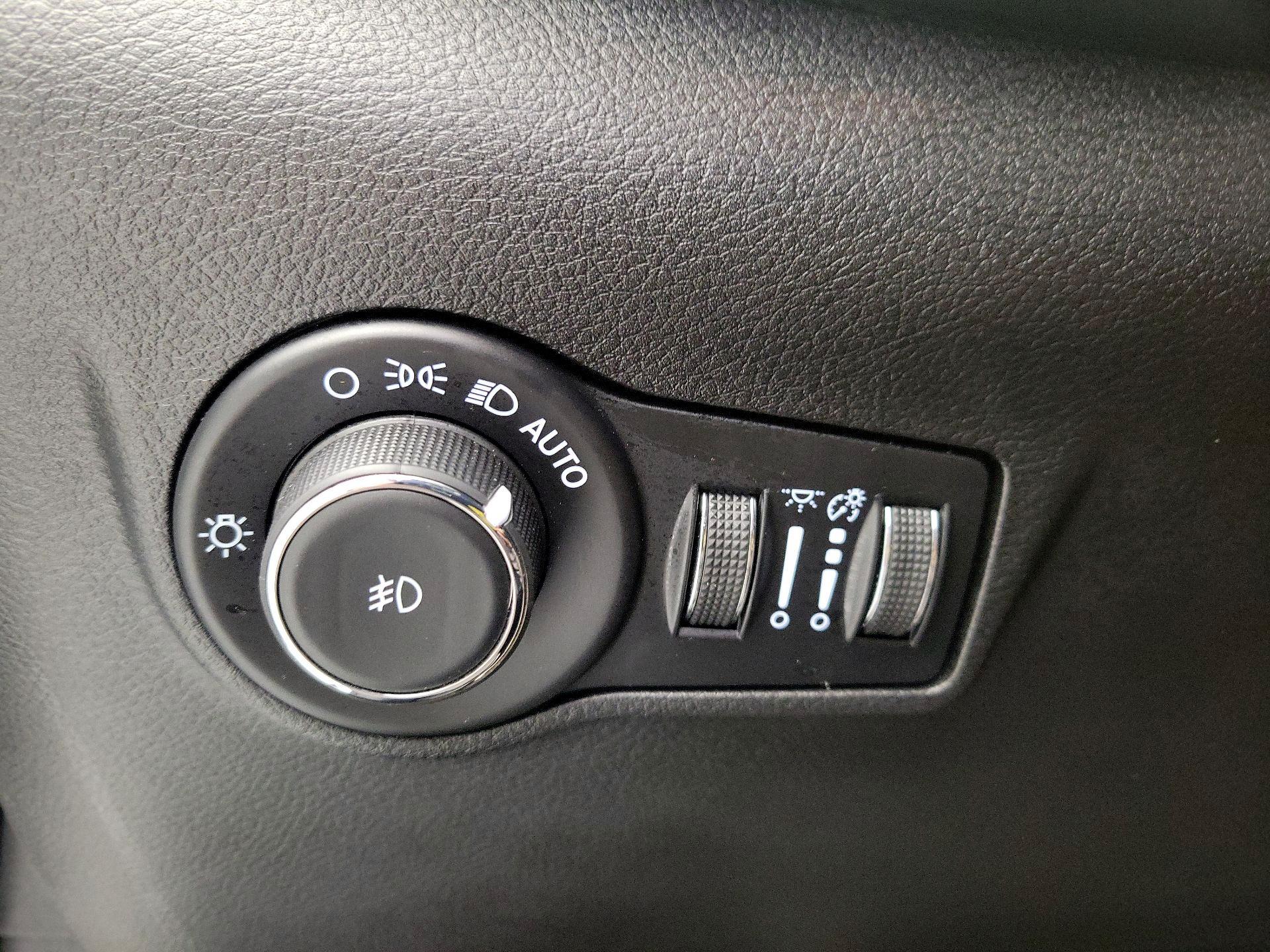 Thumbnail: 2022 Jeep Compass - 13