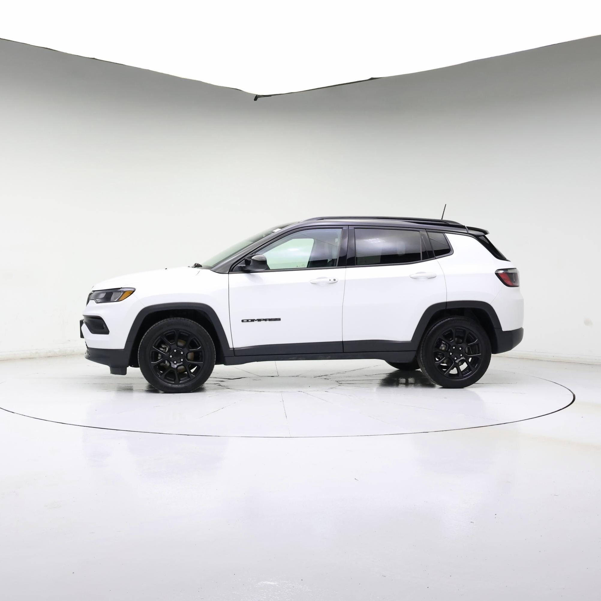 Thumbnail: 2022 Jeep Compass - 3