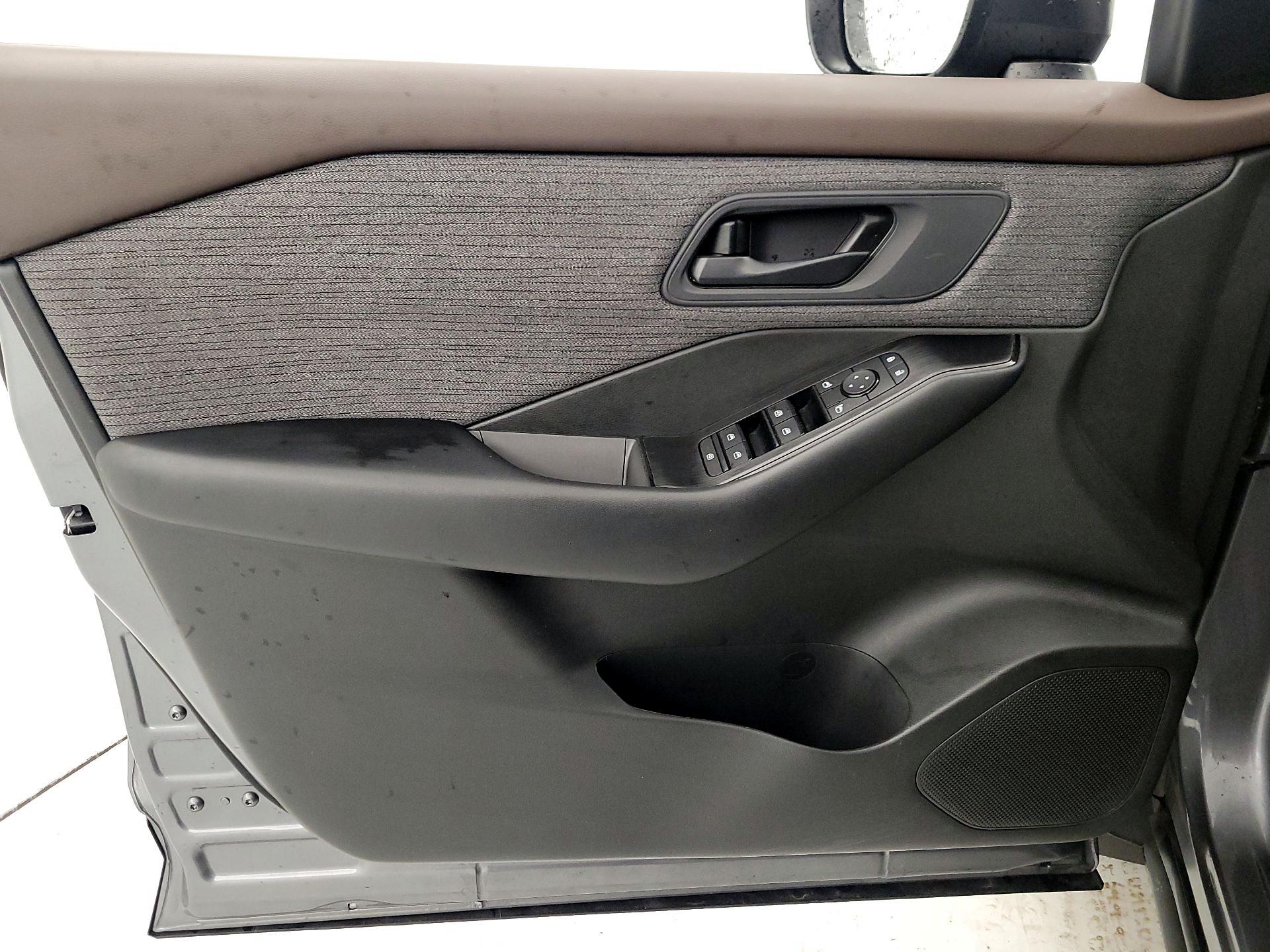 Thumbnail: 2023 Nissan Rogue - 12