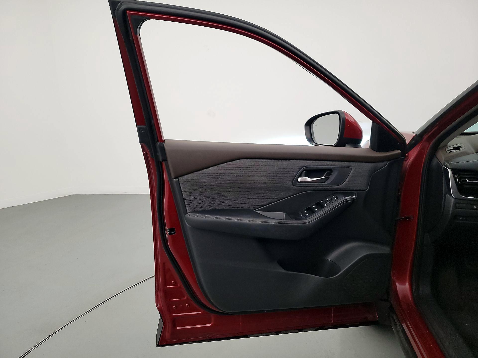 Thumbnail: 2023 Nissan Rogue - 12