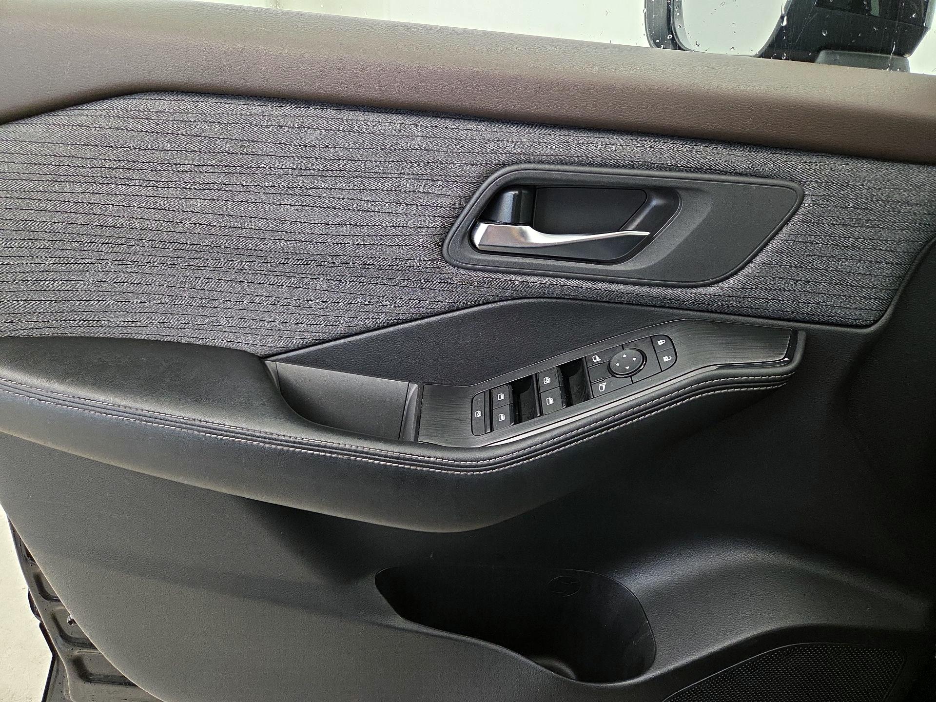 Thumbnail: 2023 Nissan Rogue - 12