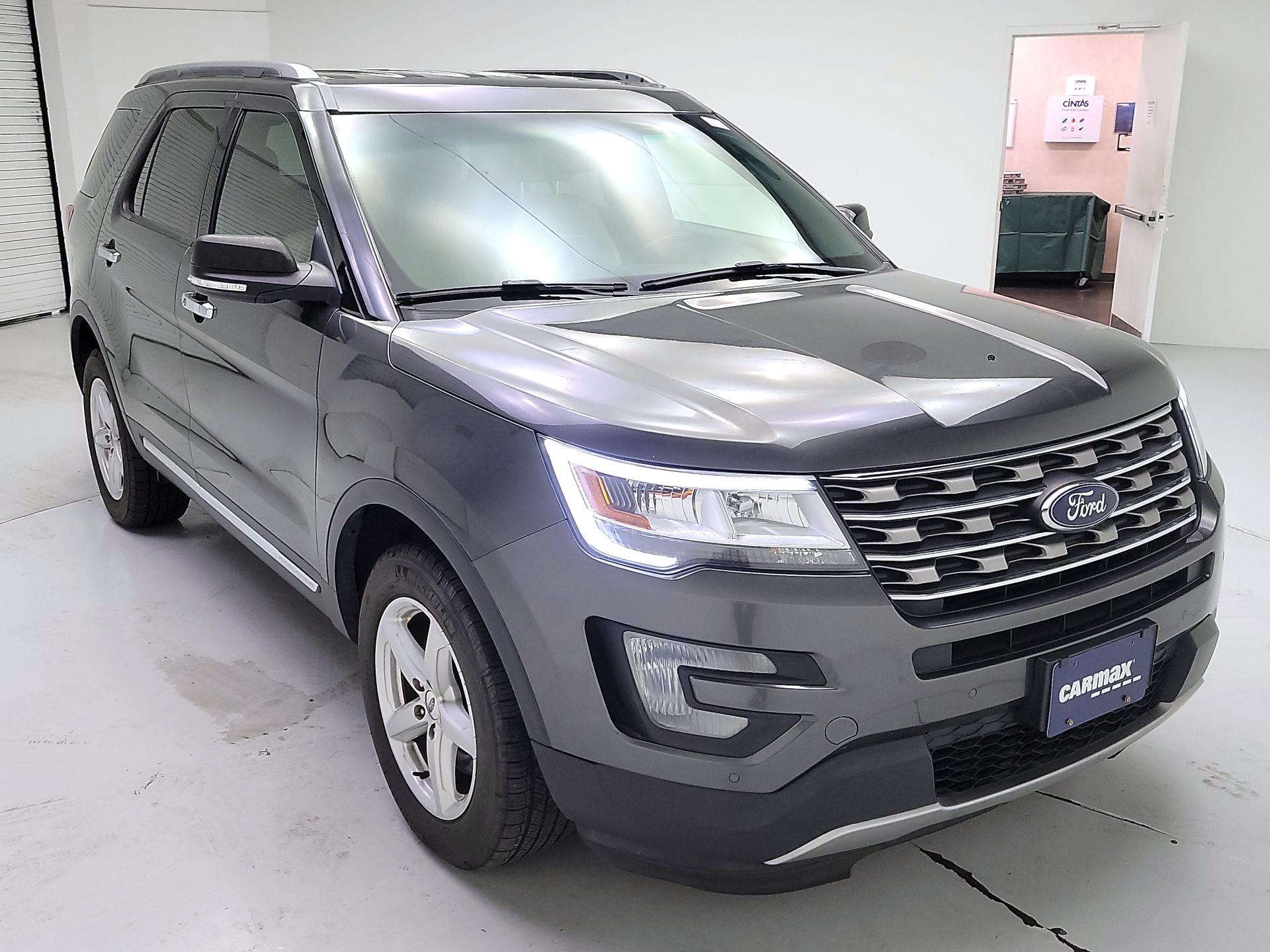 Thumbnail: 2017 Ford Explorer - 1